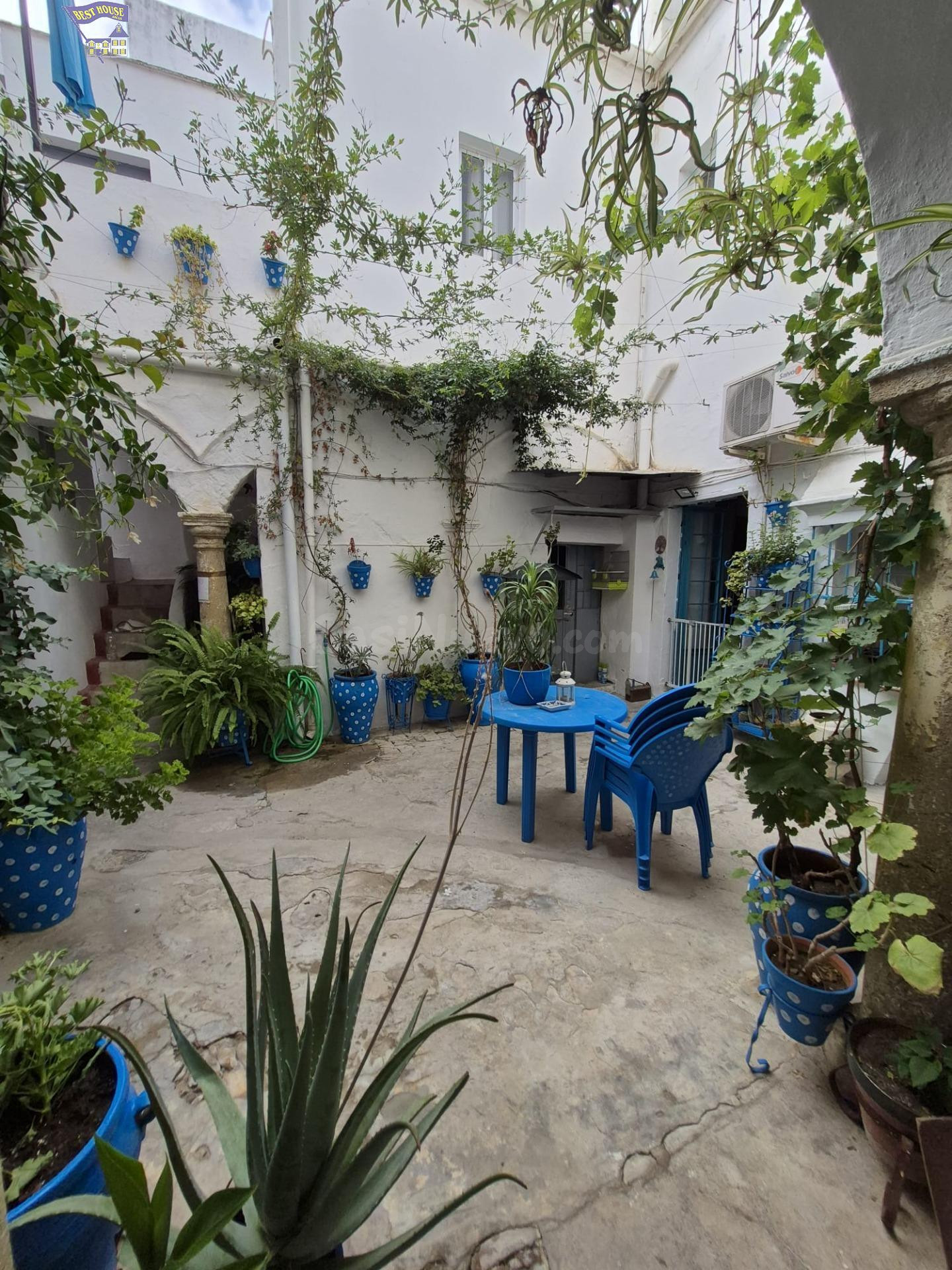SE VENDE CASA EN PATIO DE VECINOS EN ZONA CASCO ANTIGUO