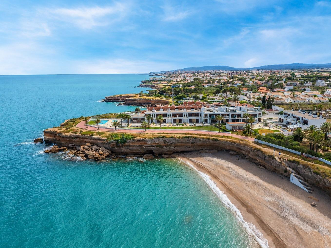 MEDITERRÁNEO PURO. El lujo de sentirte bien.