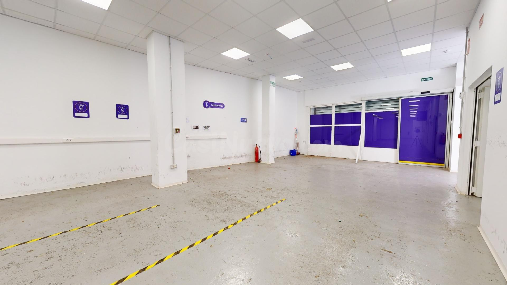 Local comercial de 586 m2 en venta en Las Fuentes, Zaragoza  - foto 3