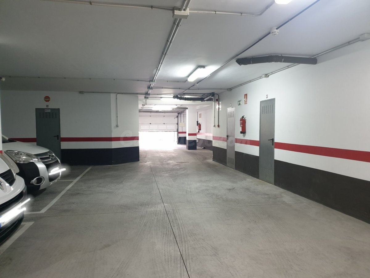 TINERCASA tiene disponible en alquiler plaza de garaje en Ca - foto 2