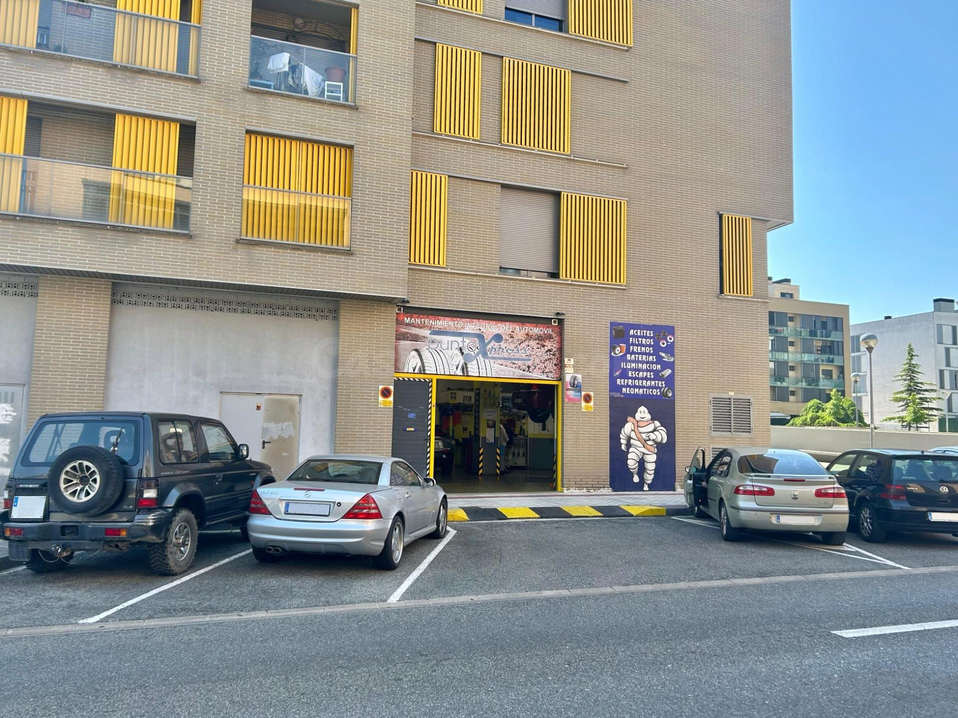 Negocio 2 habitaciones 125m² en venta - Sarriguren