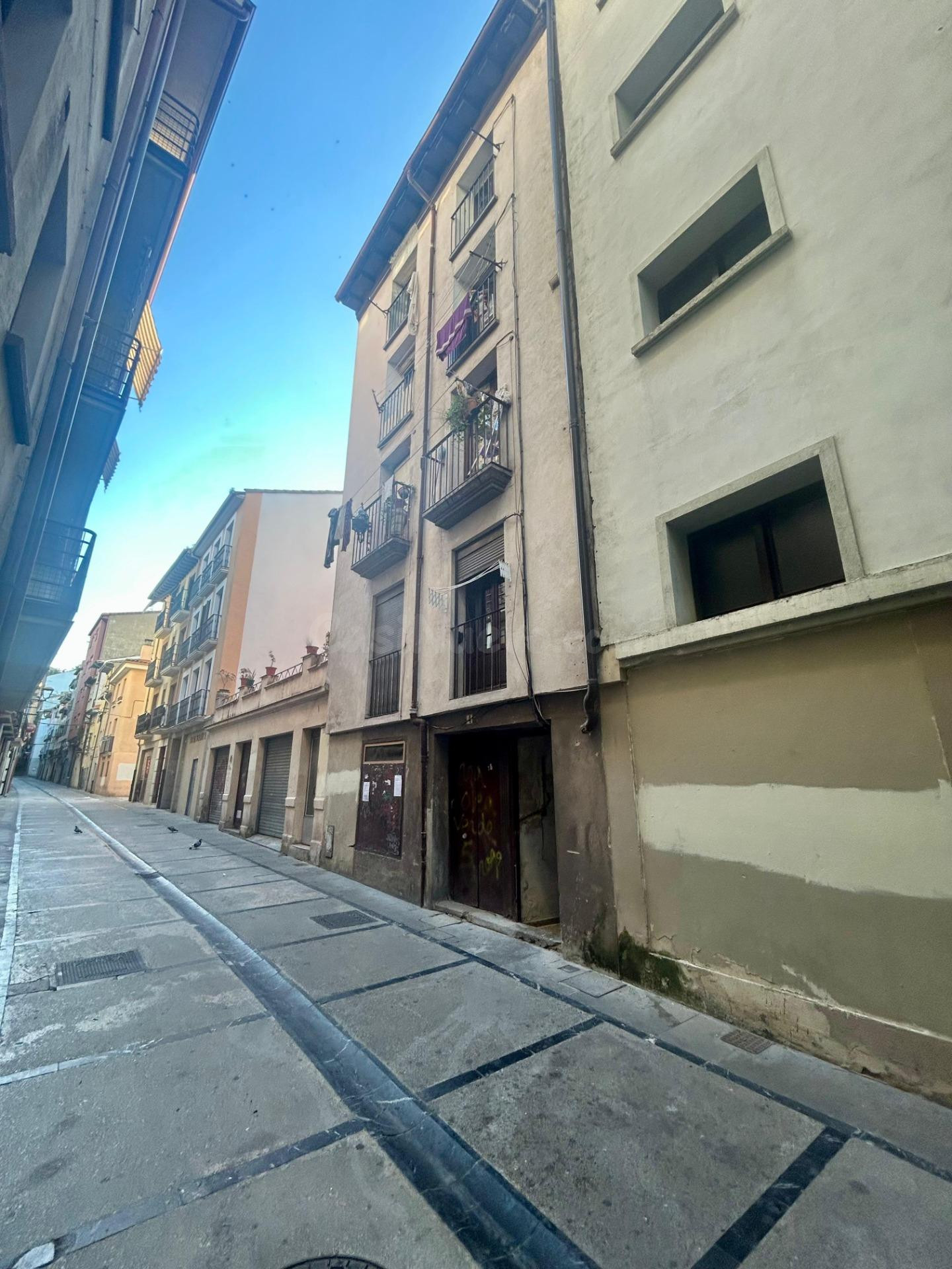 Piso para reformar en venta en Estella – Calle Carpintería - foto 2