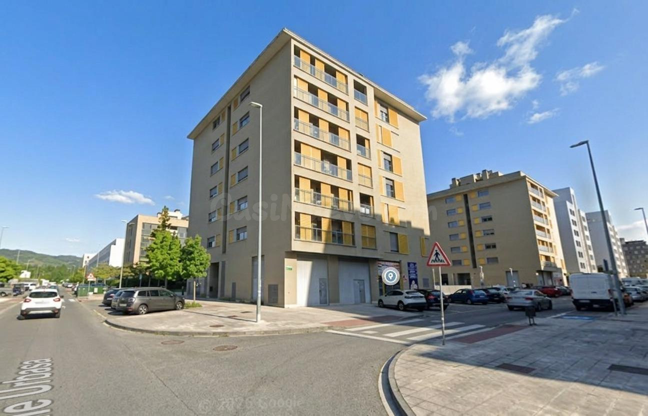 Local comercial en Sarriguren