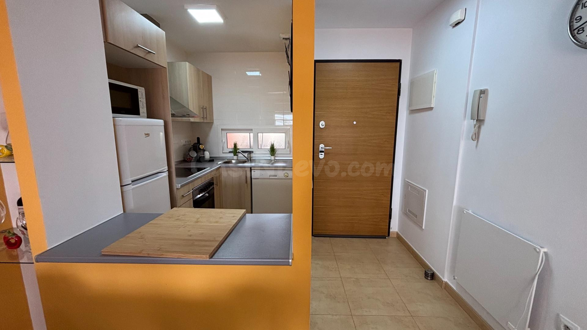 Apartamento con orientación sur, vistas al lago y piscina co - foto 5