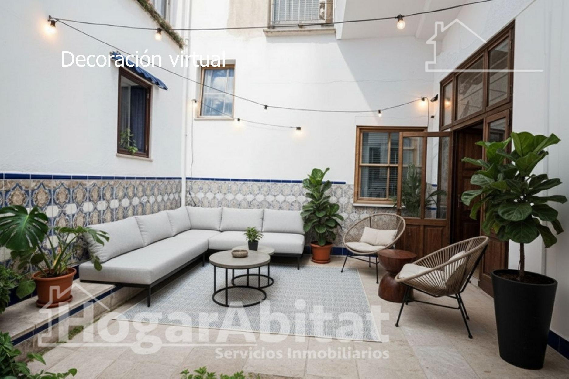 AMPLIA CASA ESQUINERA CON TERRAZA Y TRASTERO EN EL CENTRO - foto 3