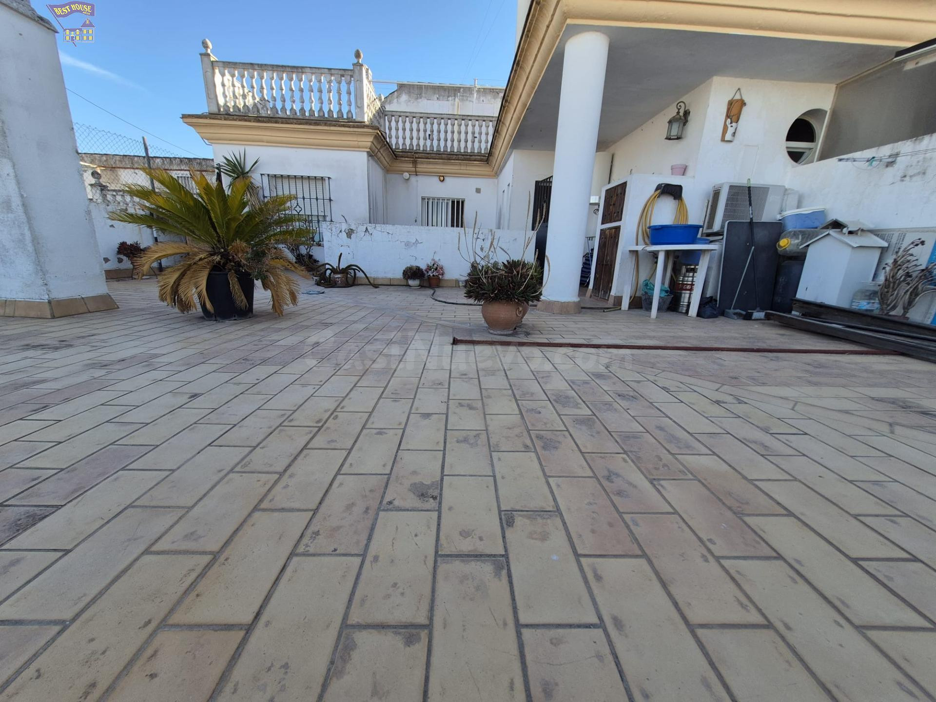 SE VENDE PISO CON AMPLIA TERRAZA EN ARCOS DE LA FRONTERA (ZO
