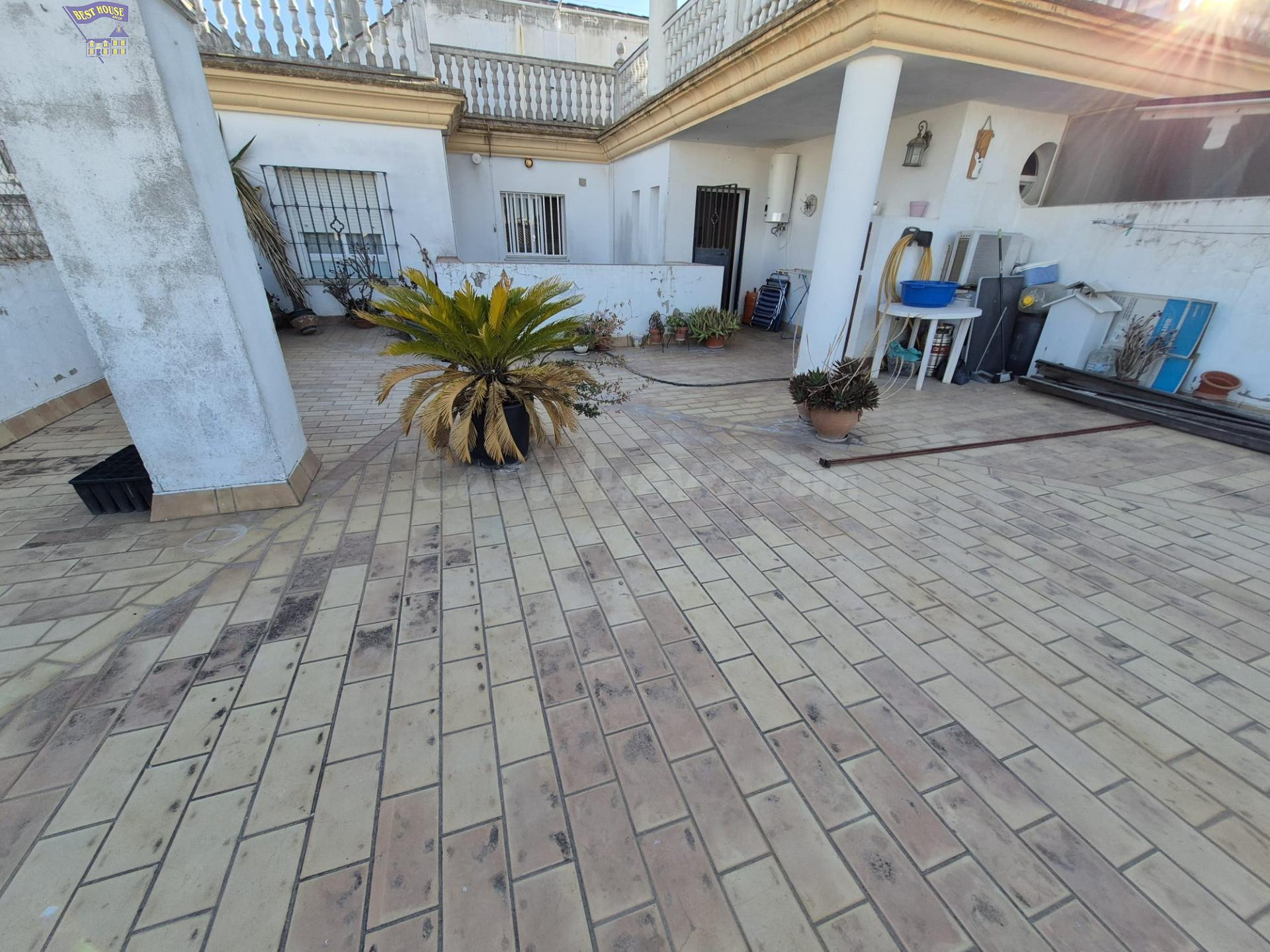 SE VENDE PISO CON AMPLIA TERRAZA EN ARCOS DE LA FRONTERA (ZO - foto 2
