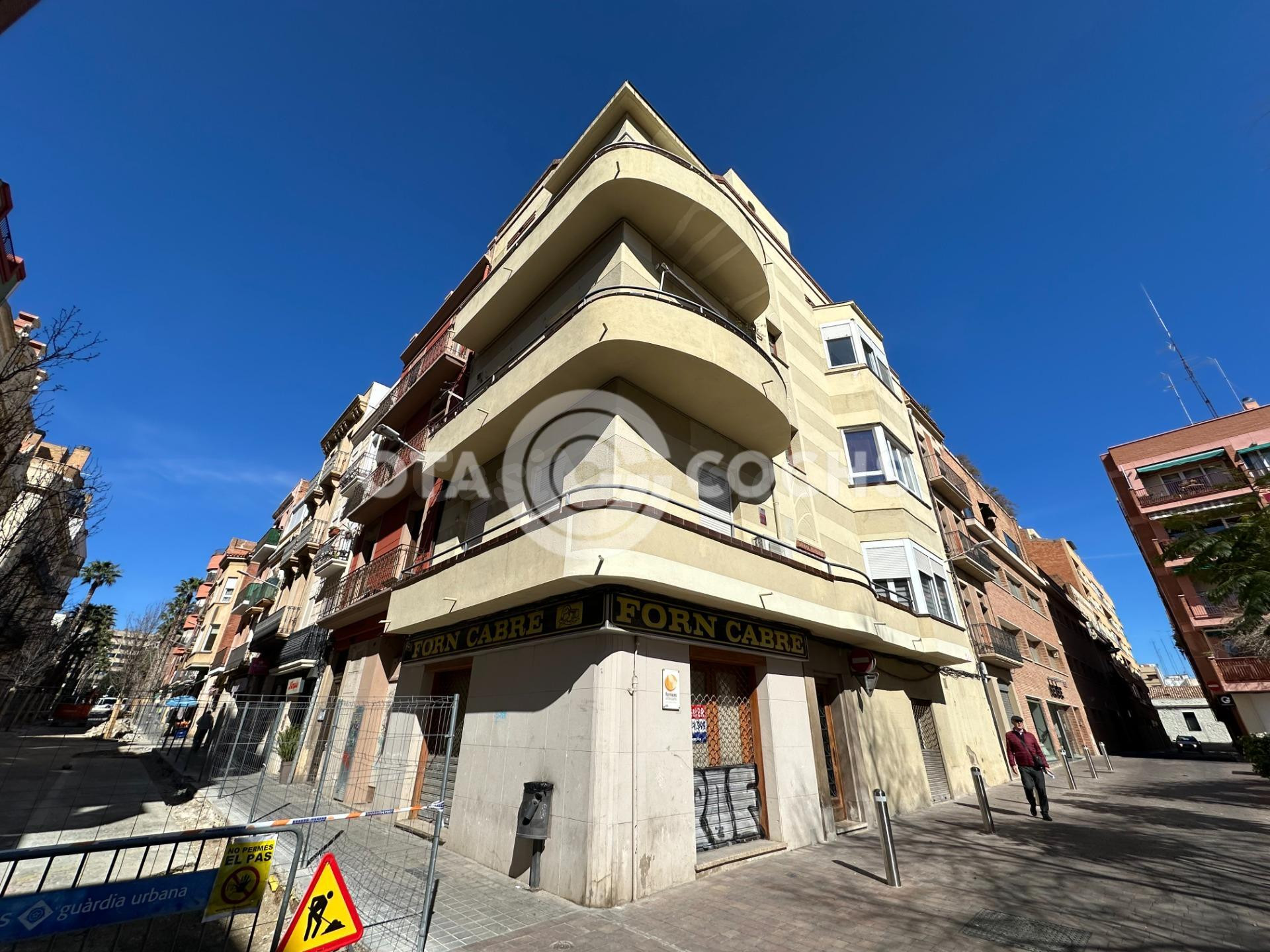 LOCAL EN ALQUILER EN PLAZA DEL VICTOR REUS