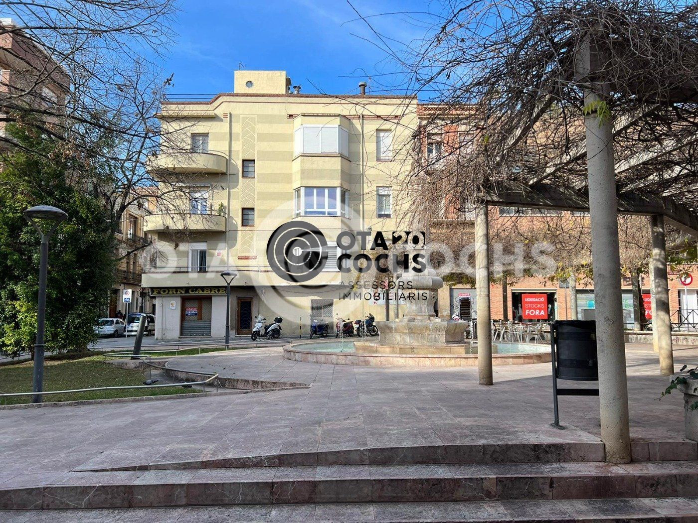 LOCAL EN ALQUILER EN PLAZA DEL VICTOR REUS - foto 2