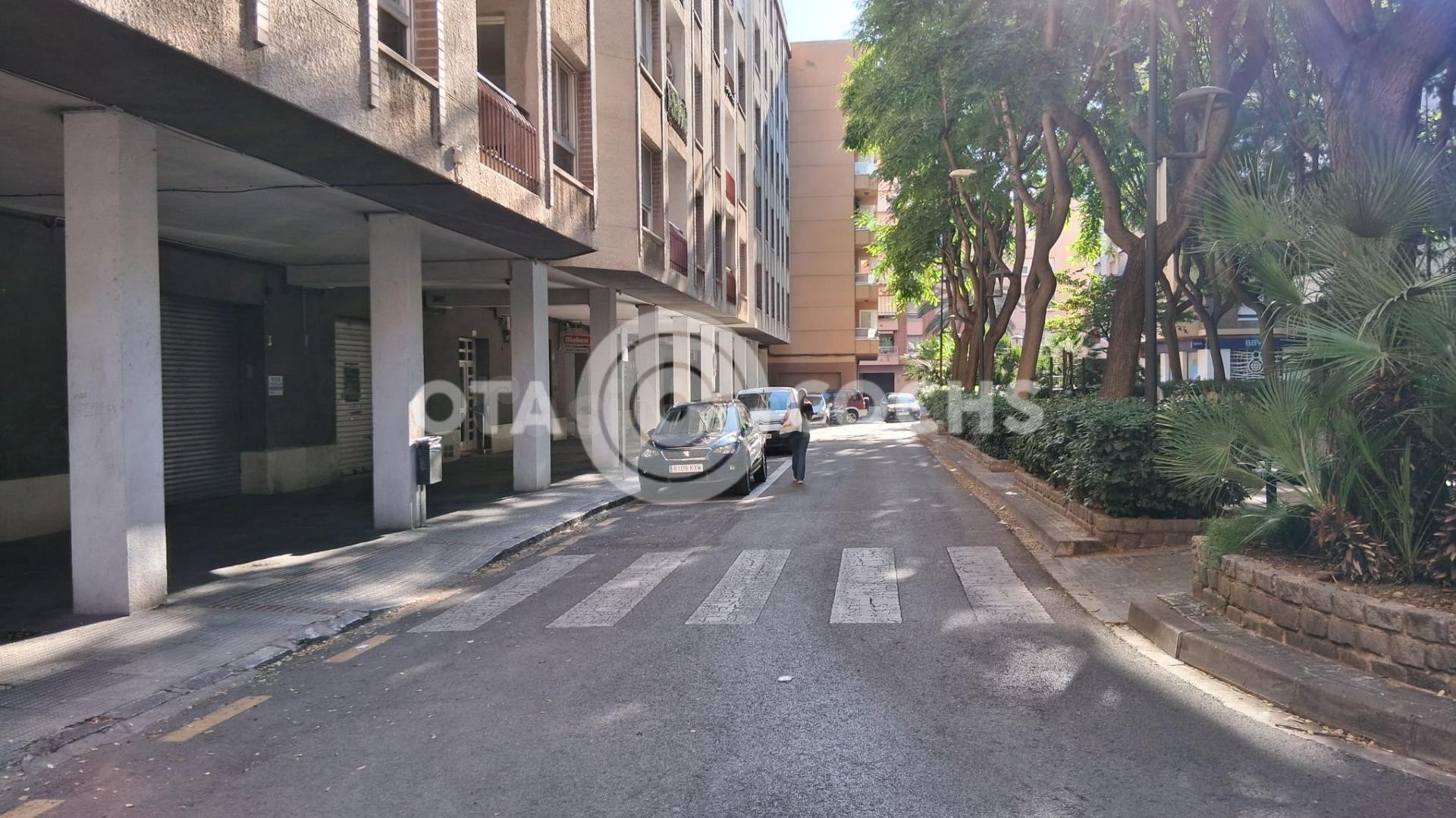 PLAZA DE PARKING EN PLAZA PARE GIL REUS - foto 5