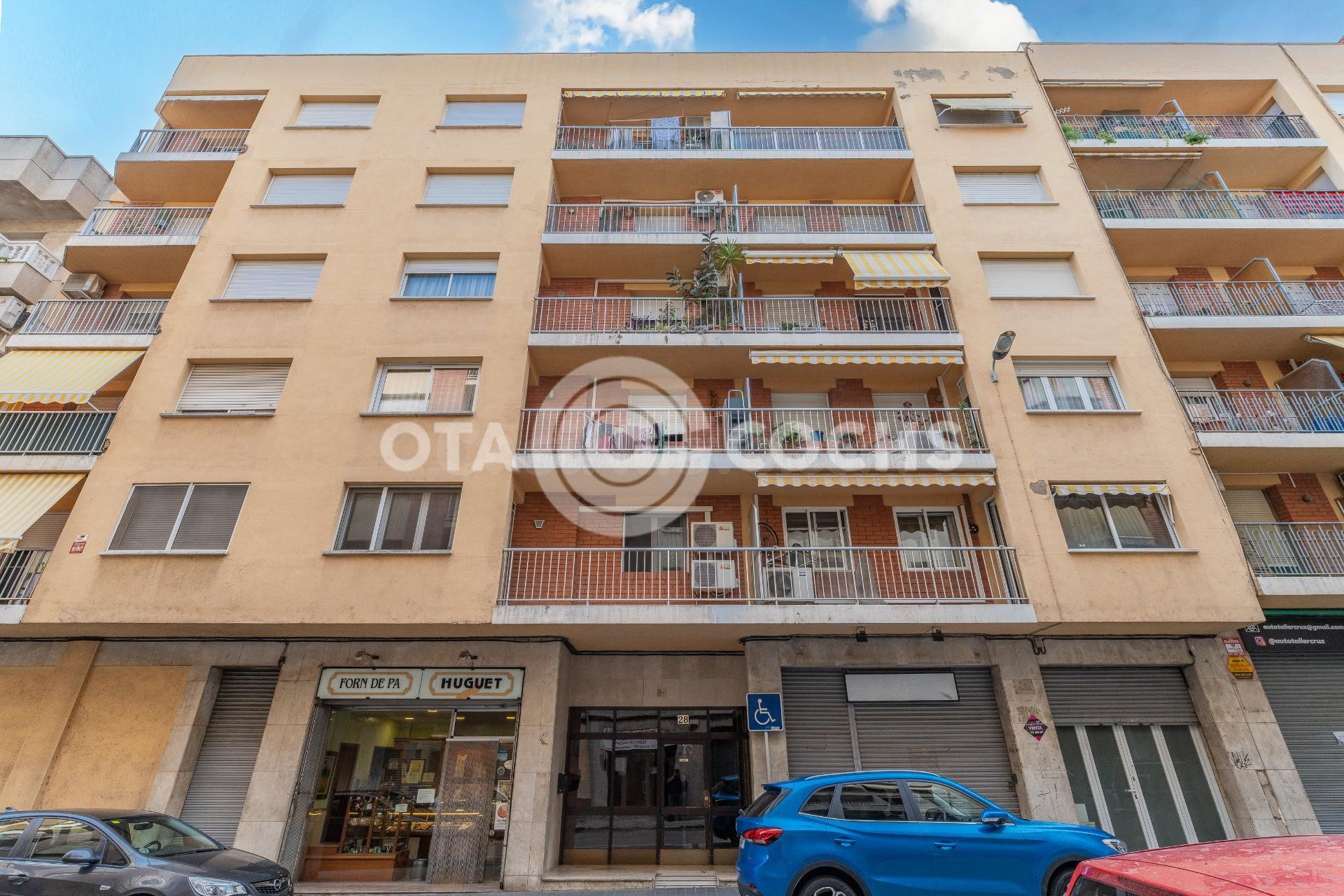 PISO DE CUATRO habitaciones EN CALLE LEPANTO