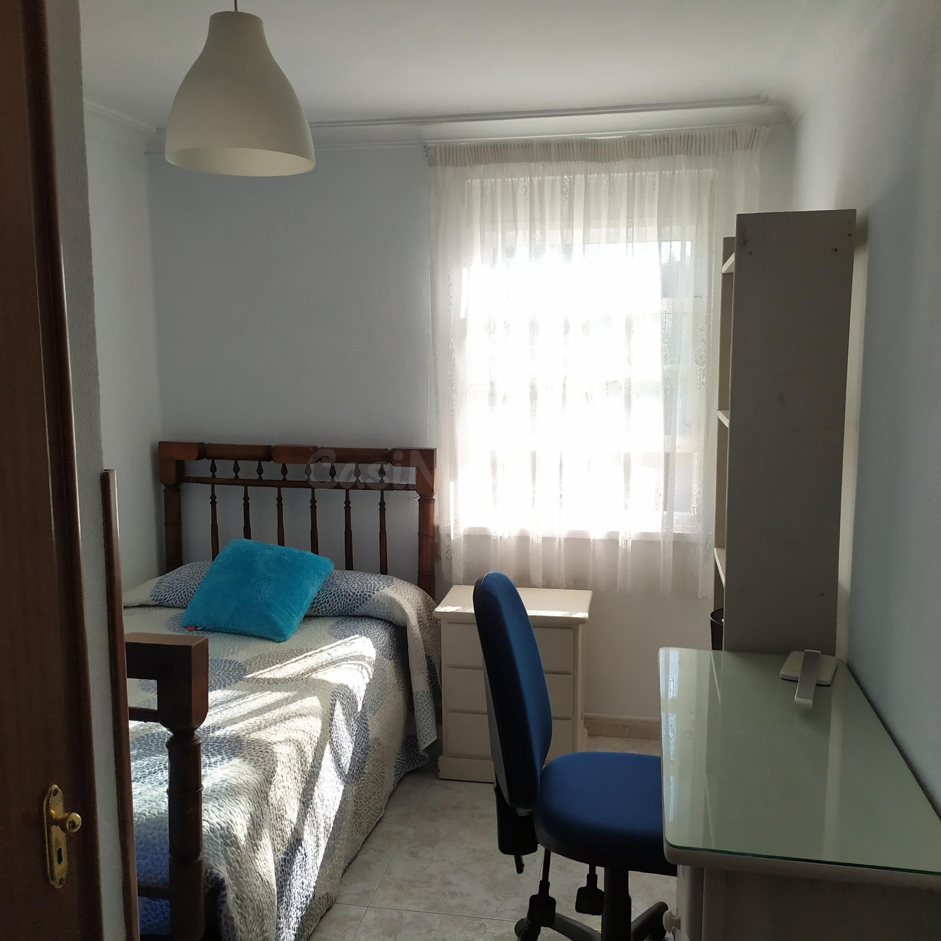 SE ALQUILA PISO EN ZONA RESTOLLLAL POR PERIODO ESCOLAR - foto 4