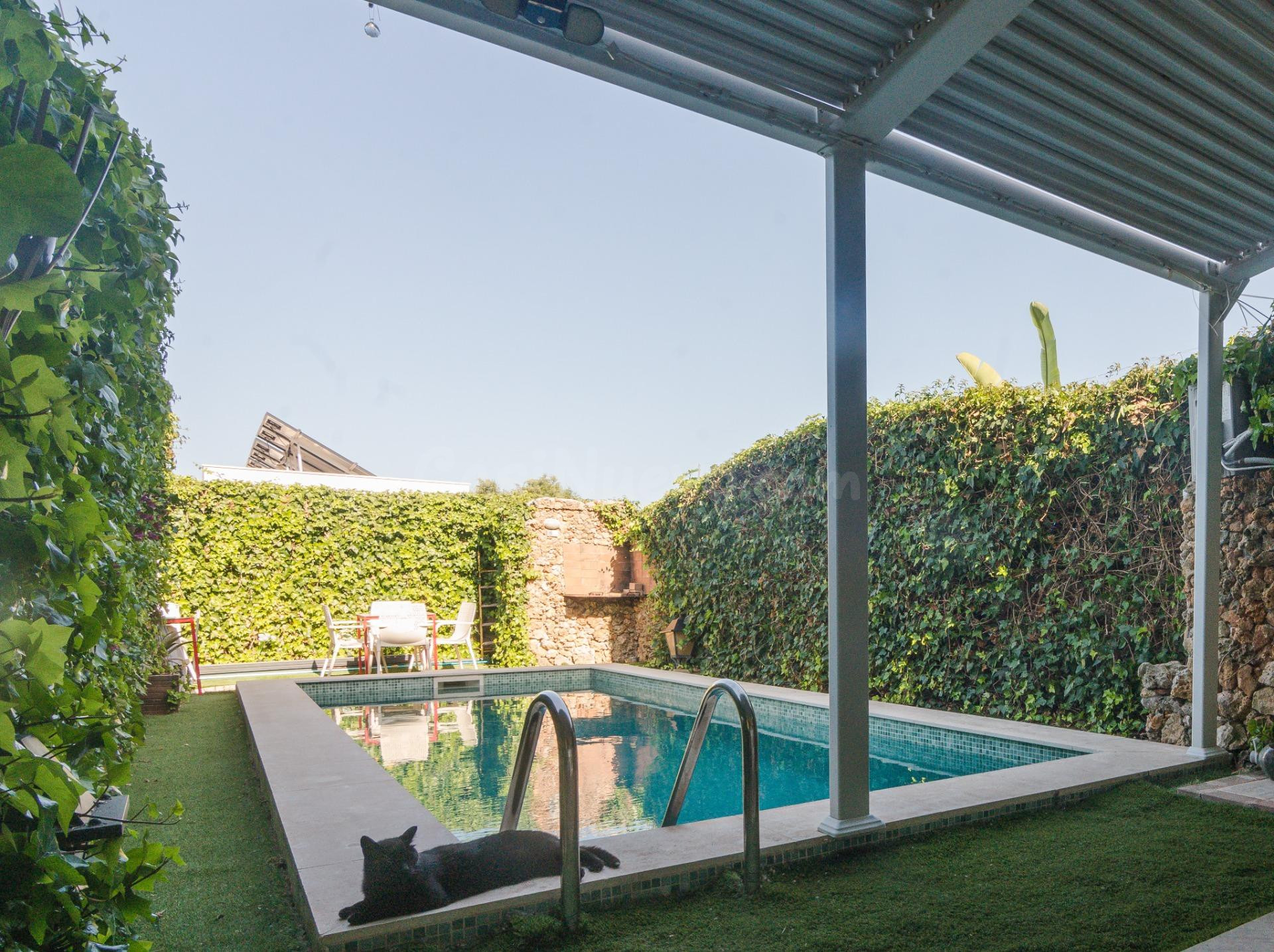 Casa de pueblo con jardín y piscina M-8266 - foto 3