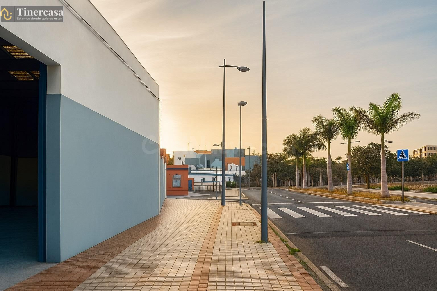 TINERCASA TIENE DIPONIBLE NAVE EN LA MEJOR ZONA DE LA CUESTA - foto 4