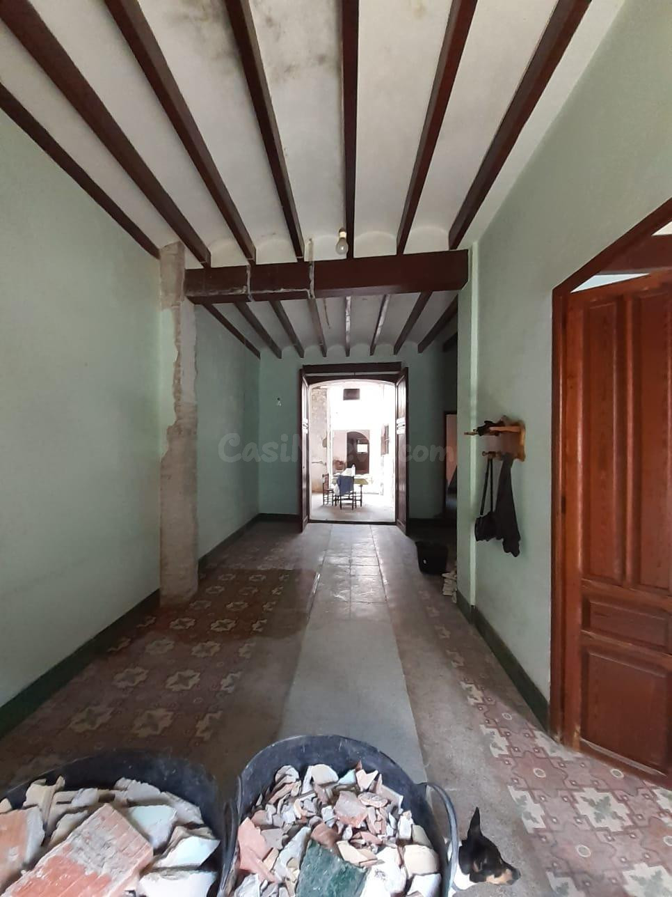 GRAN VIVIENDA SEÑORIAL SITUADA EN EL CENTRO DE LA POBLACIÓN - foto 3