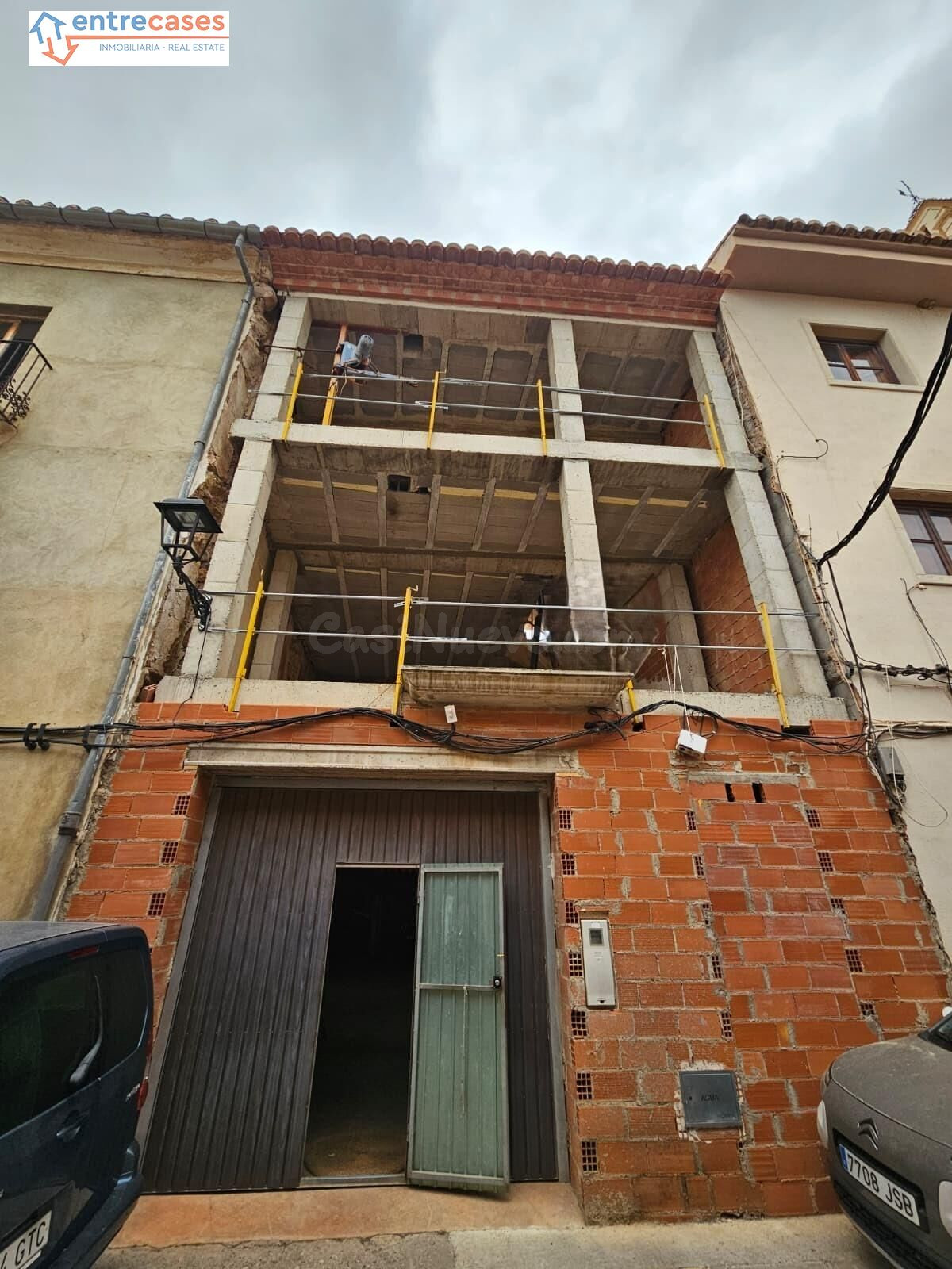 EDIFICIO DÚPLEX PARA TERMINAR A TU GUSTO + GRAN GARAJE + TER