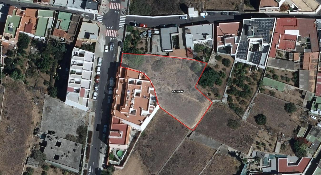 TINERCASA TIENE DISPONIBLE SOLAR URBANO EN PLENO CENTRO DE A - foto 2