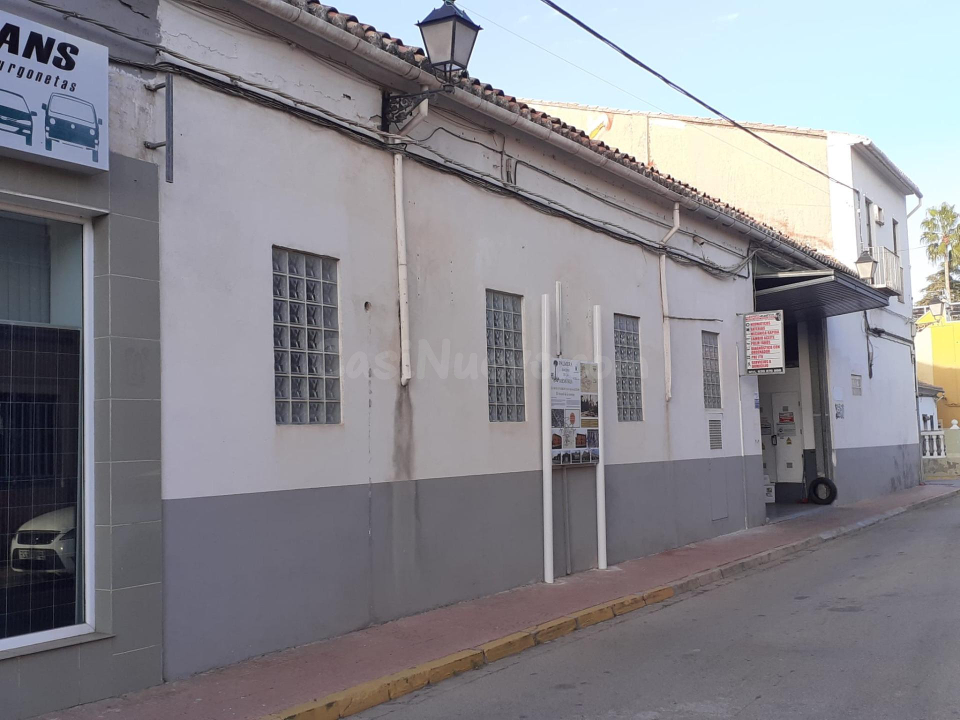 LOCAL COMERCIAL SITUADO EN PALMERA CON MUCHA VISIBILIDAD - foto 3