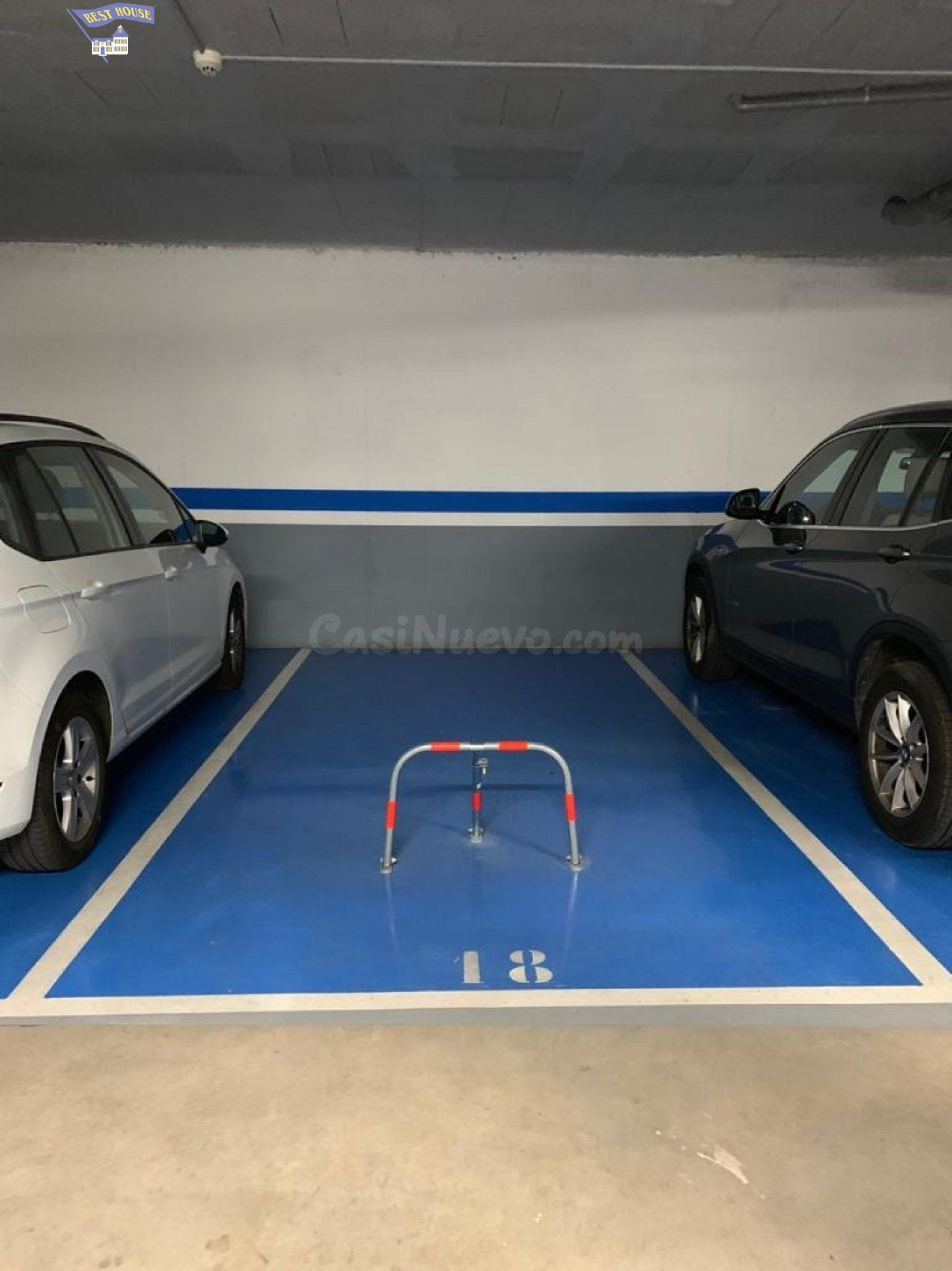 Plaza de parking coche mediano Volpelleres