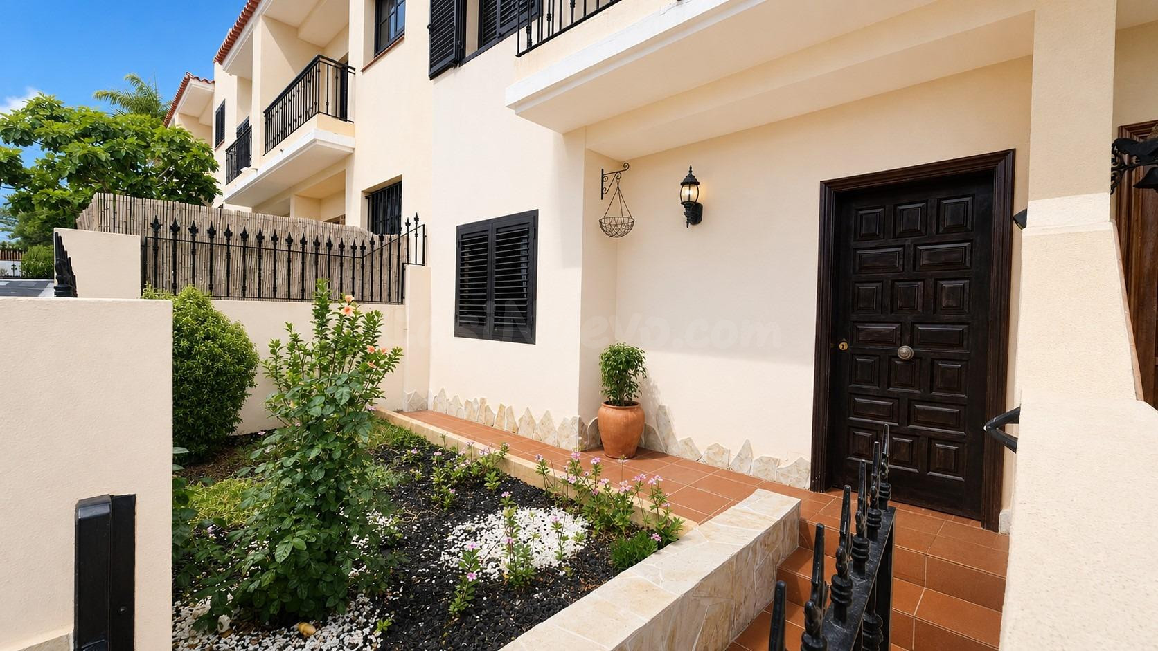 TINERCASA PRESENTA ESTE ESPECTACULAR CHALET ADOSADO EN CANDE - foto 2