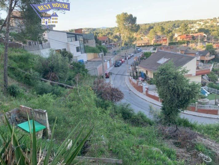 TERRENO URBANO DE 450 m2 EN RUBI ZONA SANT MUÇ