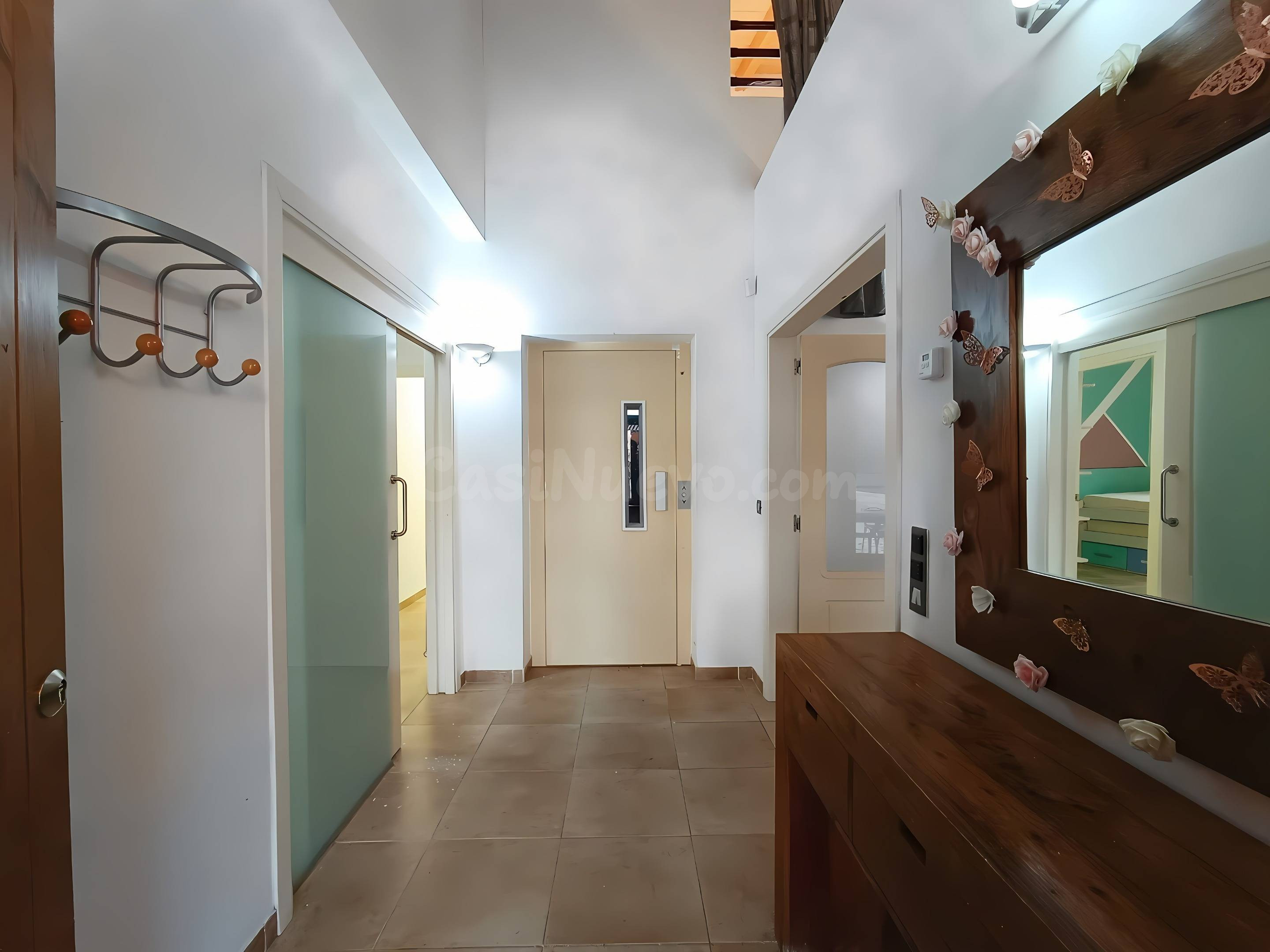 Casa Chalet con Jardín, Piscina y Ascensor en Entorno Exclus - foto 5