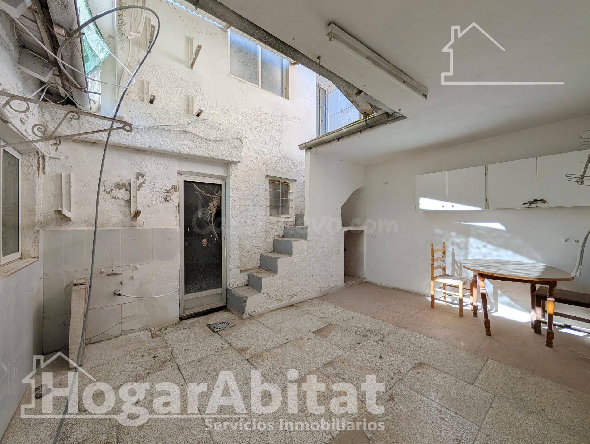 ¡OPORTUNIDAD DE INVERSIÓN! GRAN CASA PARA REFORMAR CON DOS T - foto 5