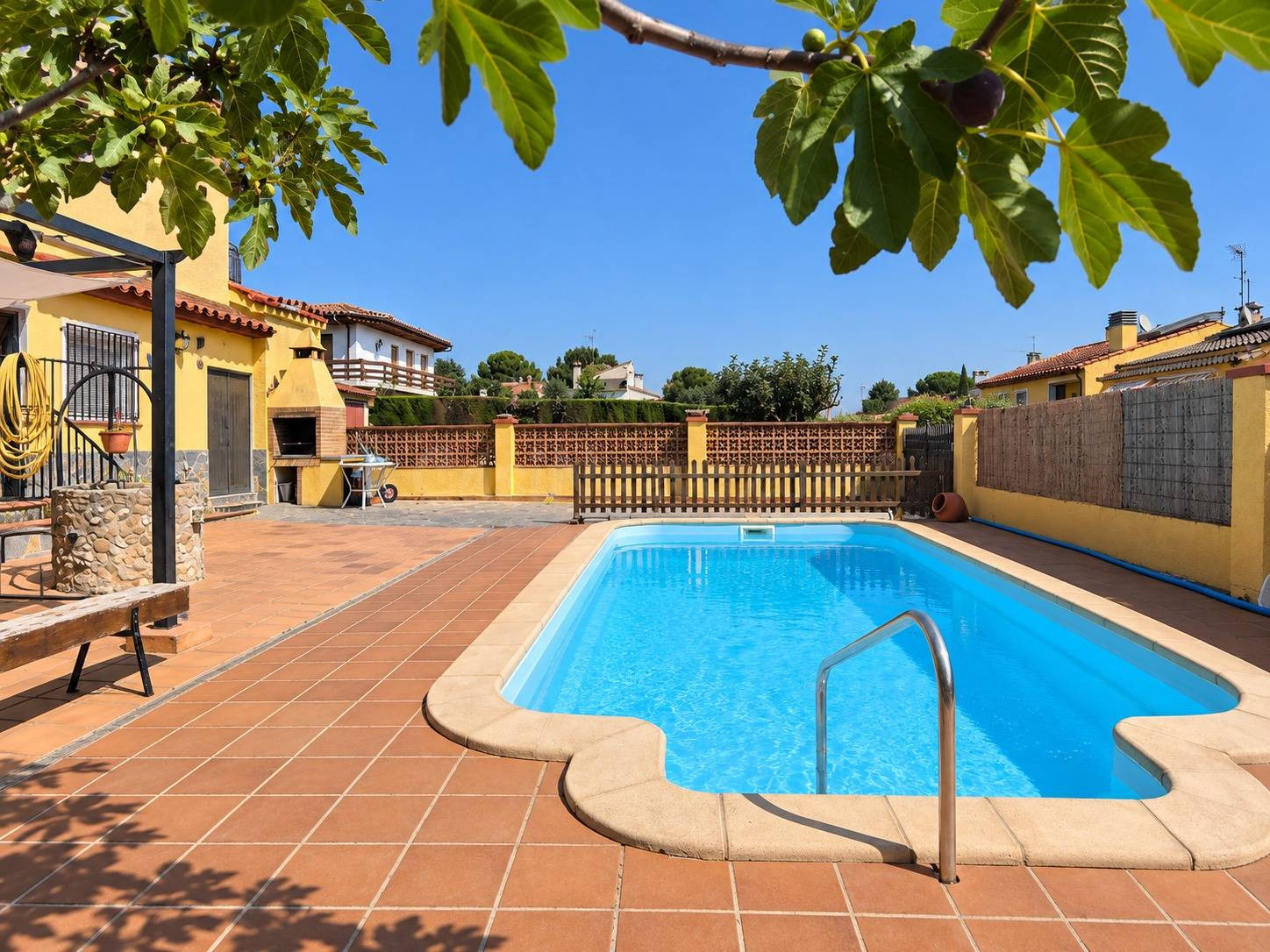 Casa con jardín y piscina en venta en Sant Miquel de Fluvià - foto 4