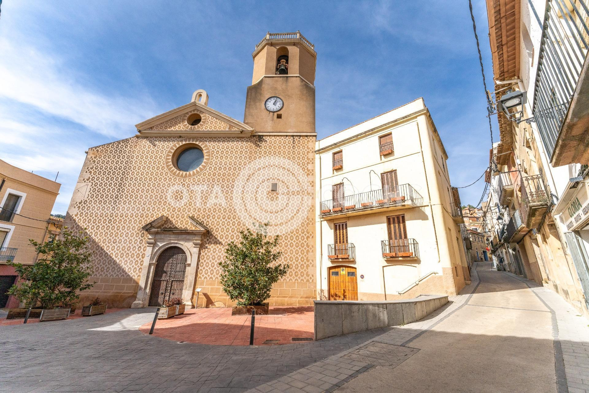 CASA DE PUEBLO EN RIUDECOLS PARA REFORMAR