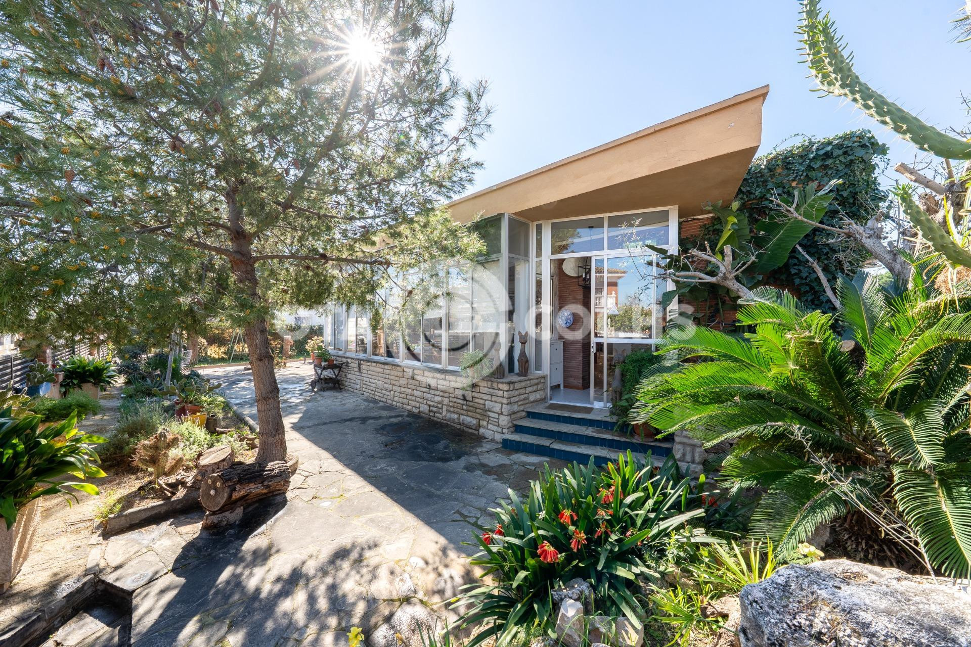 ESPECTACULAR CHALET UNIFAMILIAR EN REUS
