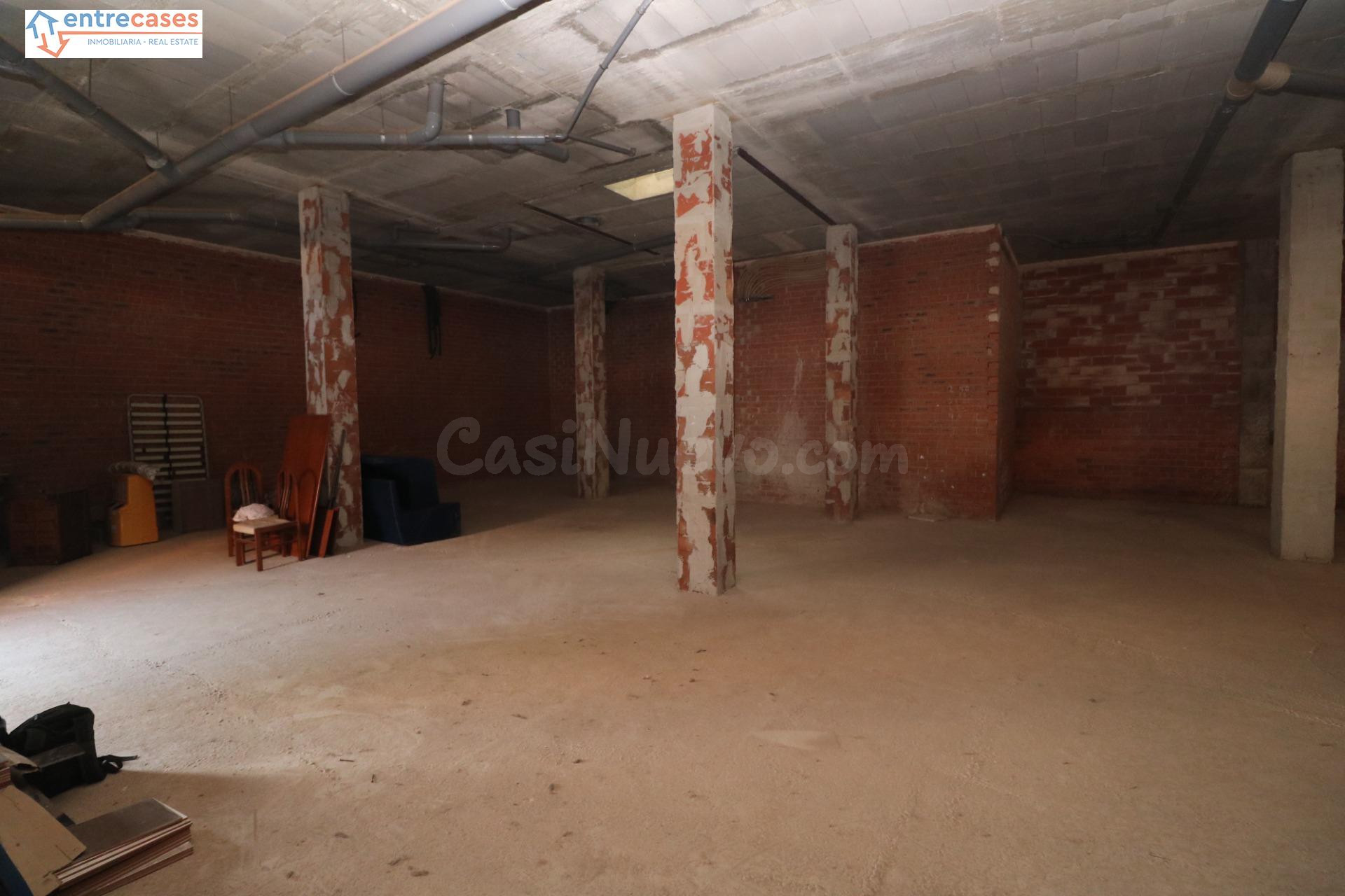 LOCAL ESQUINERO 255M2 MONCOFAR - foto 4