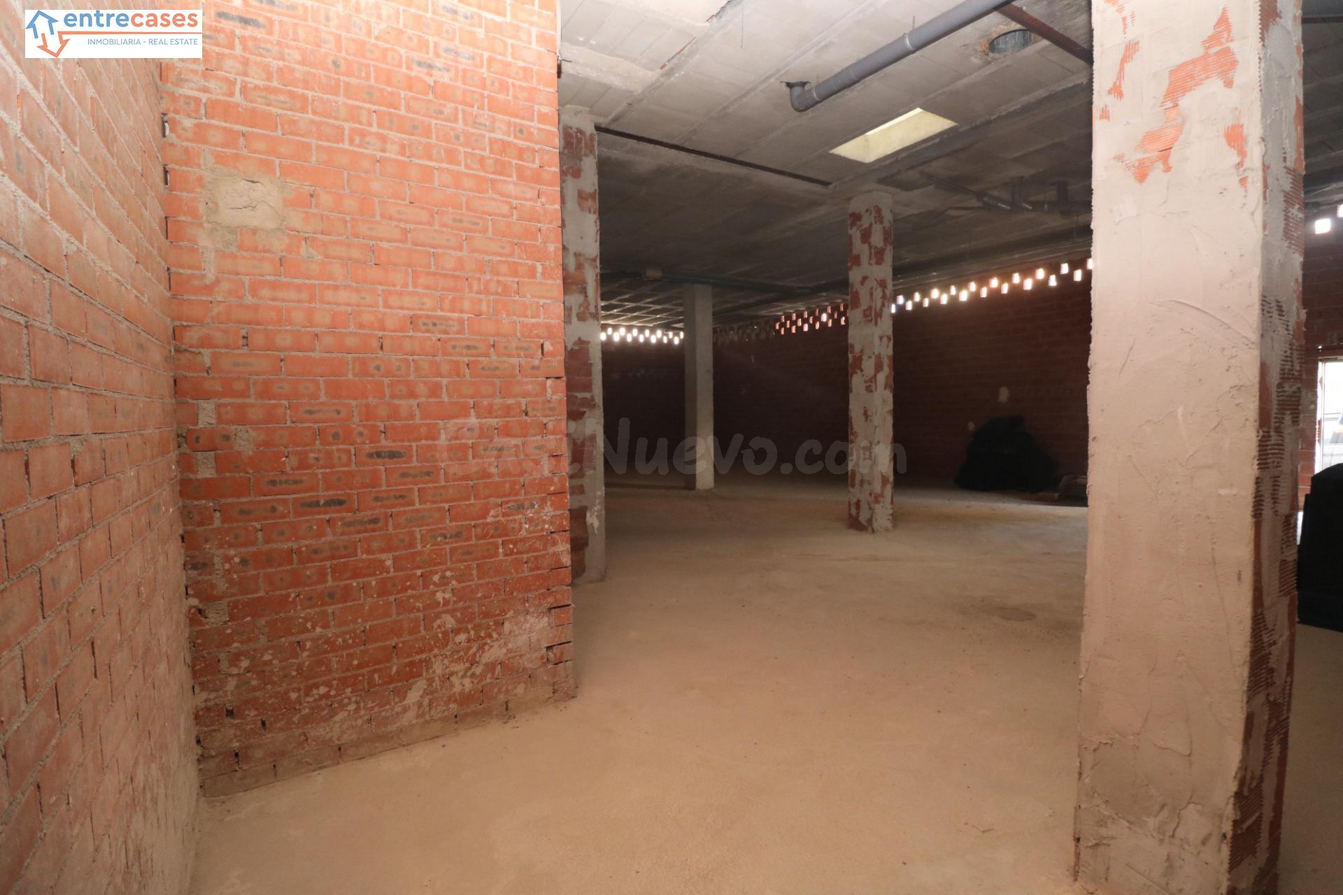 LOCAL ESQUINERO 255M2 MONCOFAR - foto 5