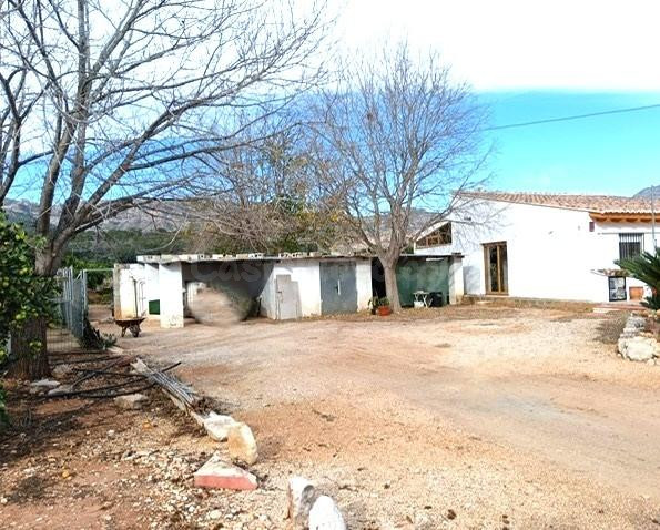 Chalet situado en Marxuquera con mucho terreno en plena prod - foto 4
