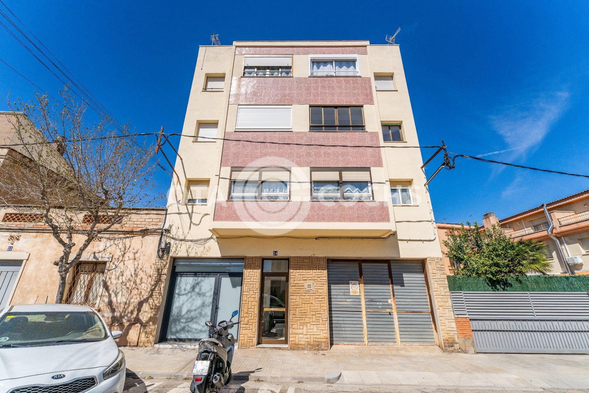 LOFT EN PLANTA BAJA EN LA CALLE CERVANTES DE REUS