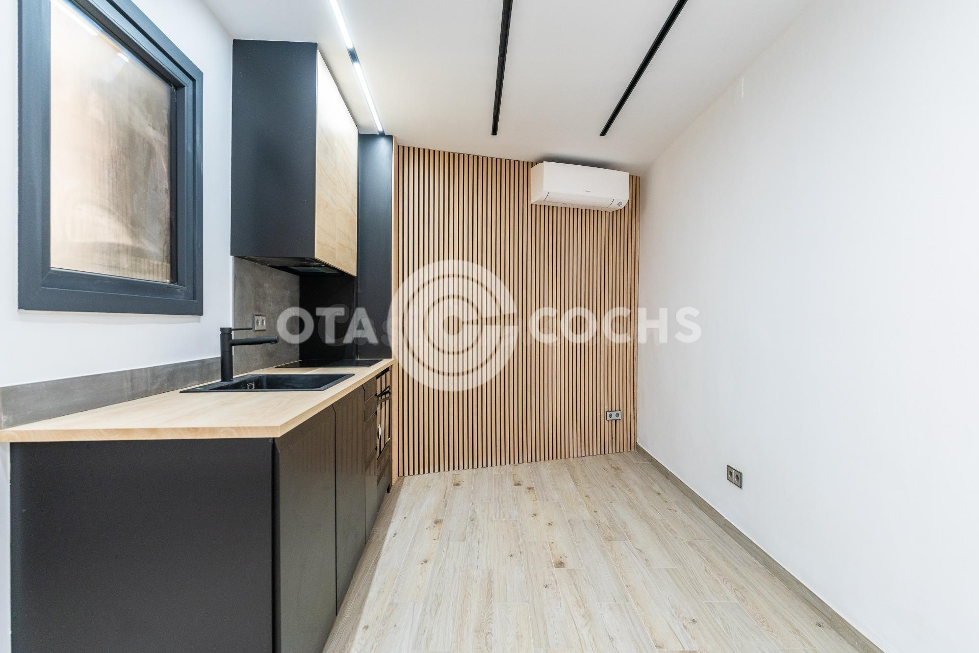 LOFT EN PLANTA BAJA EN LA CALLE CERVANTES DE REUS - foto 2