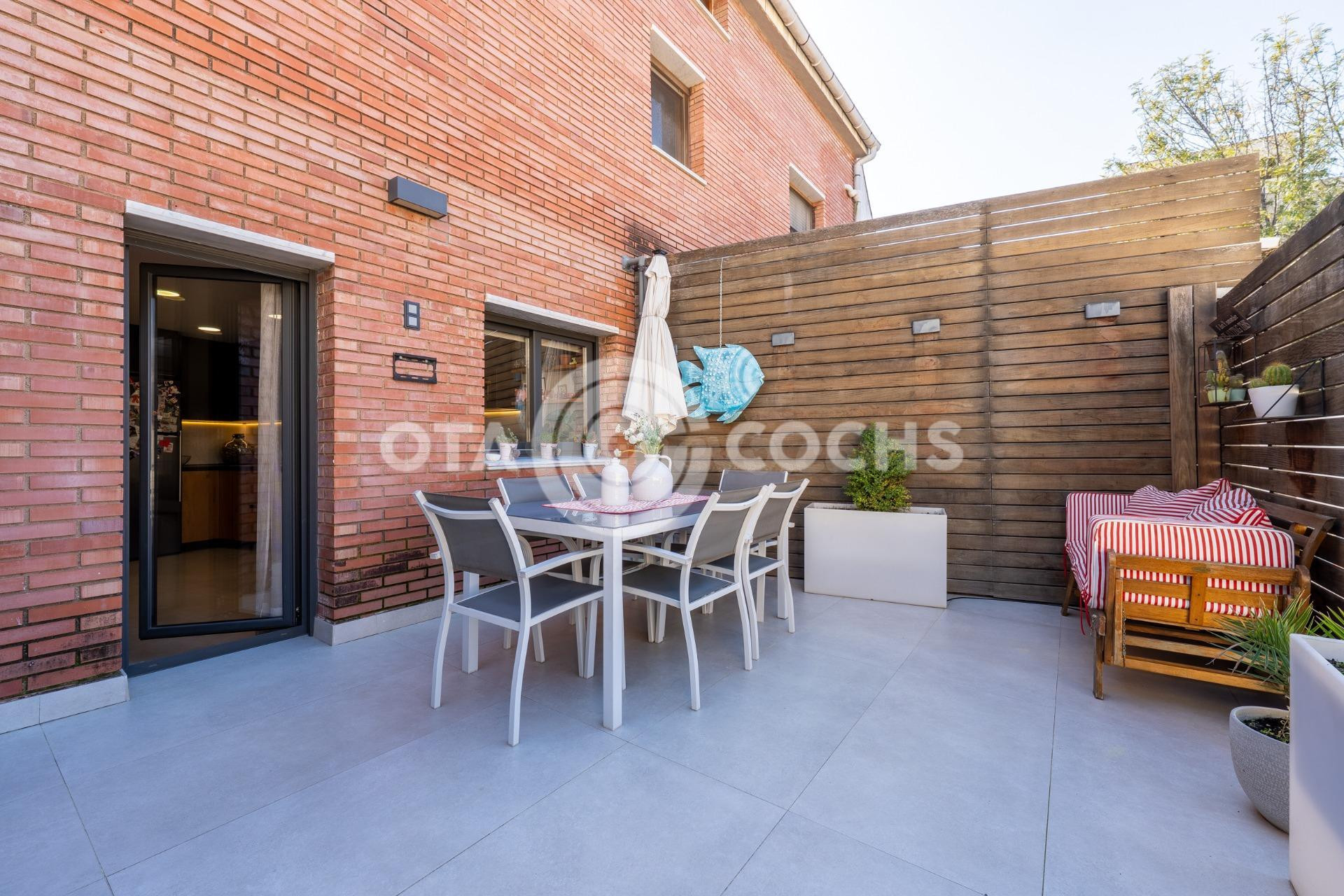 EXCLUSIVA CASA DE DISEÑO CON PISCINA PRIVADA EN REUS - foto 5