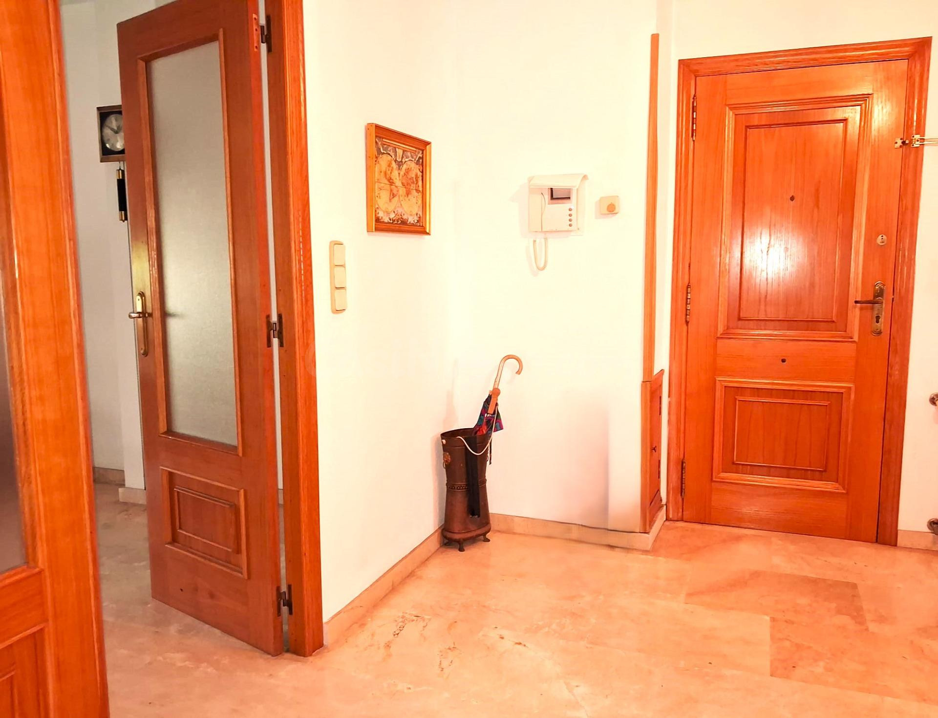 Gran vivienda situada en Paseo Germanías - foto 2