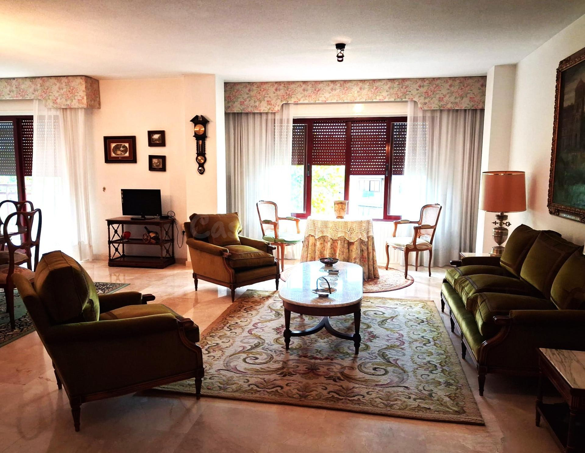 Gran vivienda situada en Paseo Germanías - foto 4