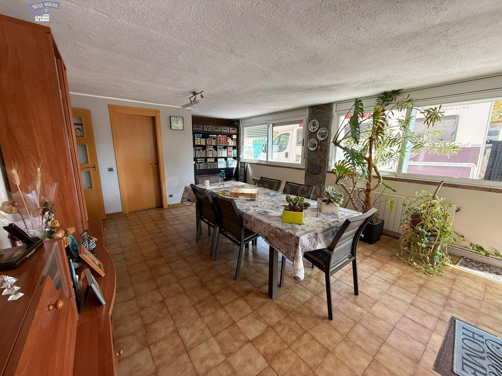 IMPRESIONANTE CASA EN BARBERA DEL VALLES - ZONA CAN GORGS II - foto 2