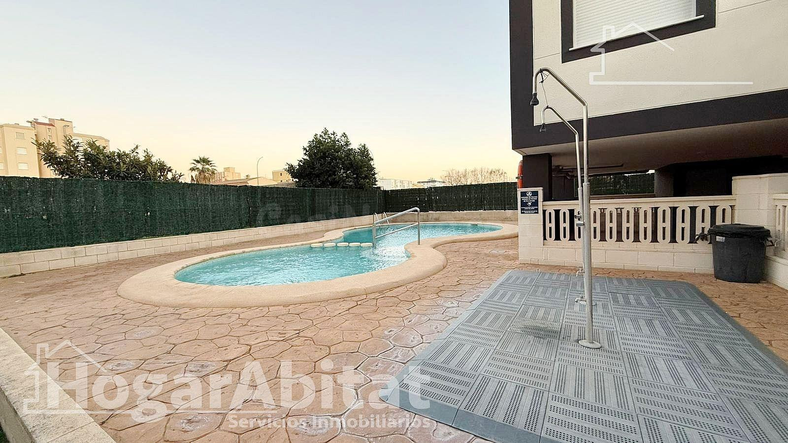 ¡PLAYA DE PILES! ALTO Y ACOGEDOR EN RESIDENCIAL CON PISCINA 