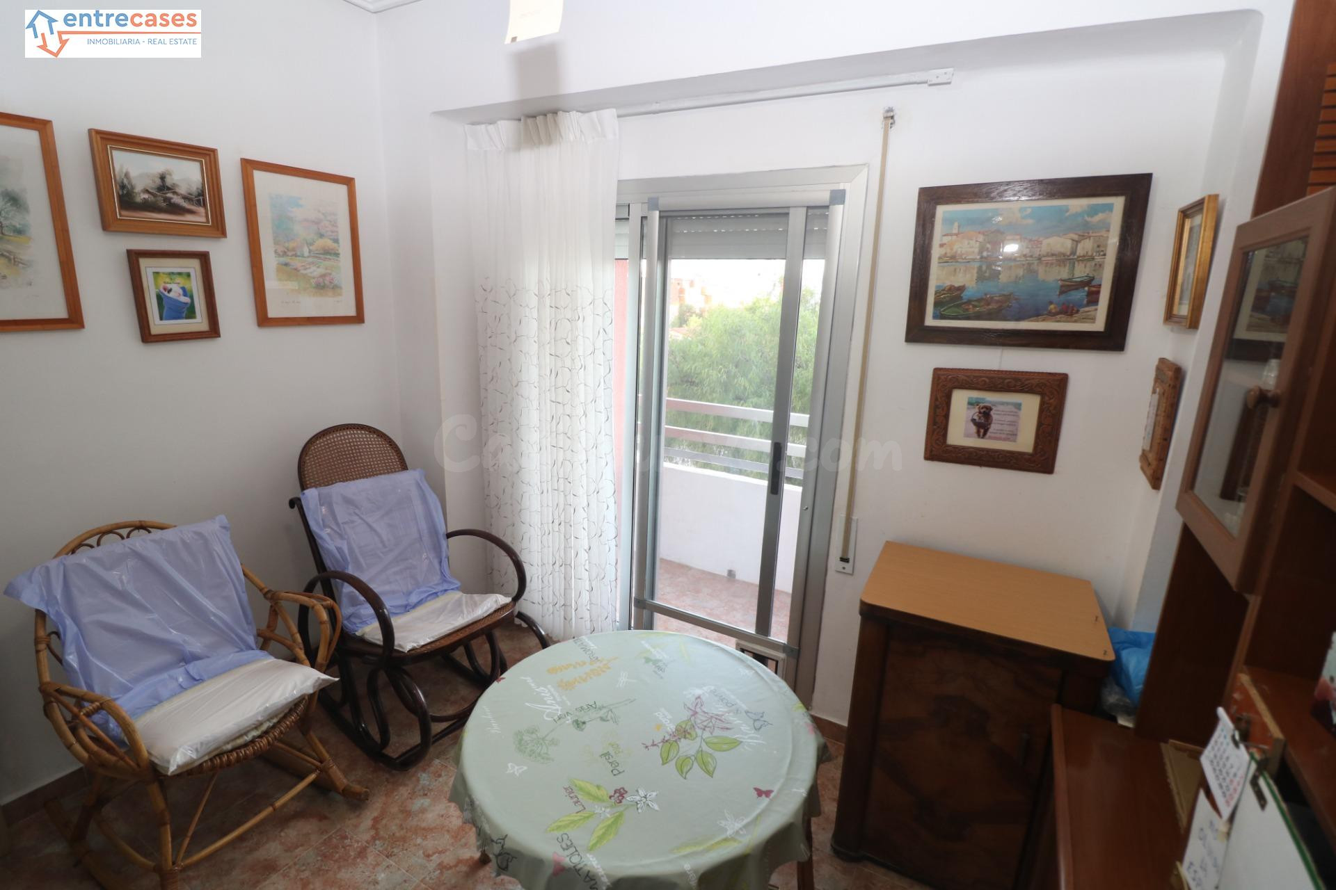 PISO DE 4 habitaciones, 2 BAÑOS Y GARAJE CERRADO | PALMERETA - foto 2
