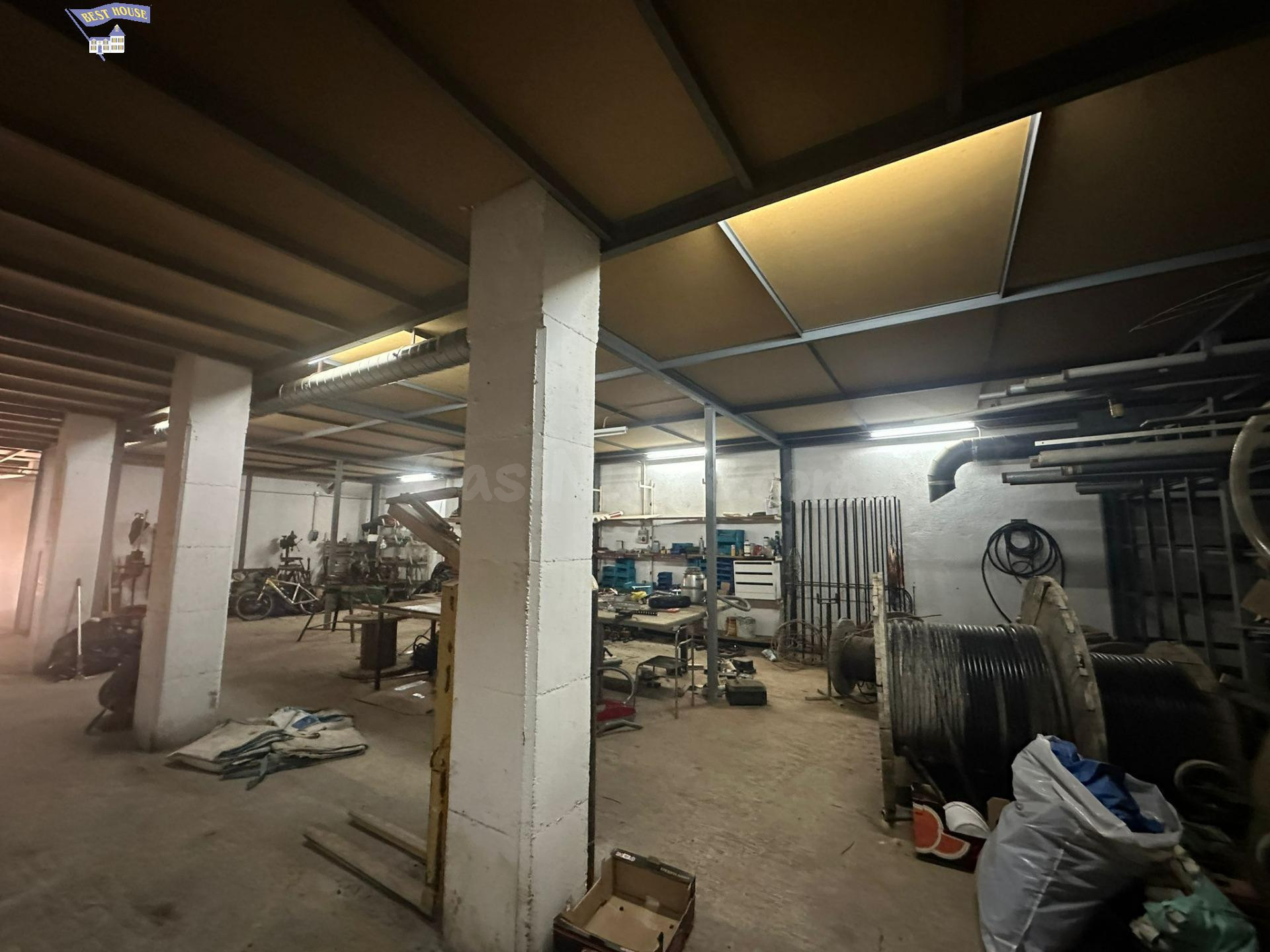 GRAN OPORTUNIDAD LOCAL COMERCIAL EN FONTETES, CERDANYOLA DEL - foto 4