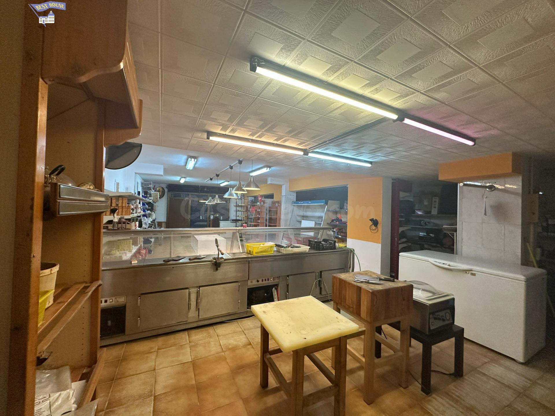 OPORTUNIDAD LOCAL COMERCIAL EN EL CORAZÓN DE RIPOLLET - foto 4