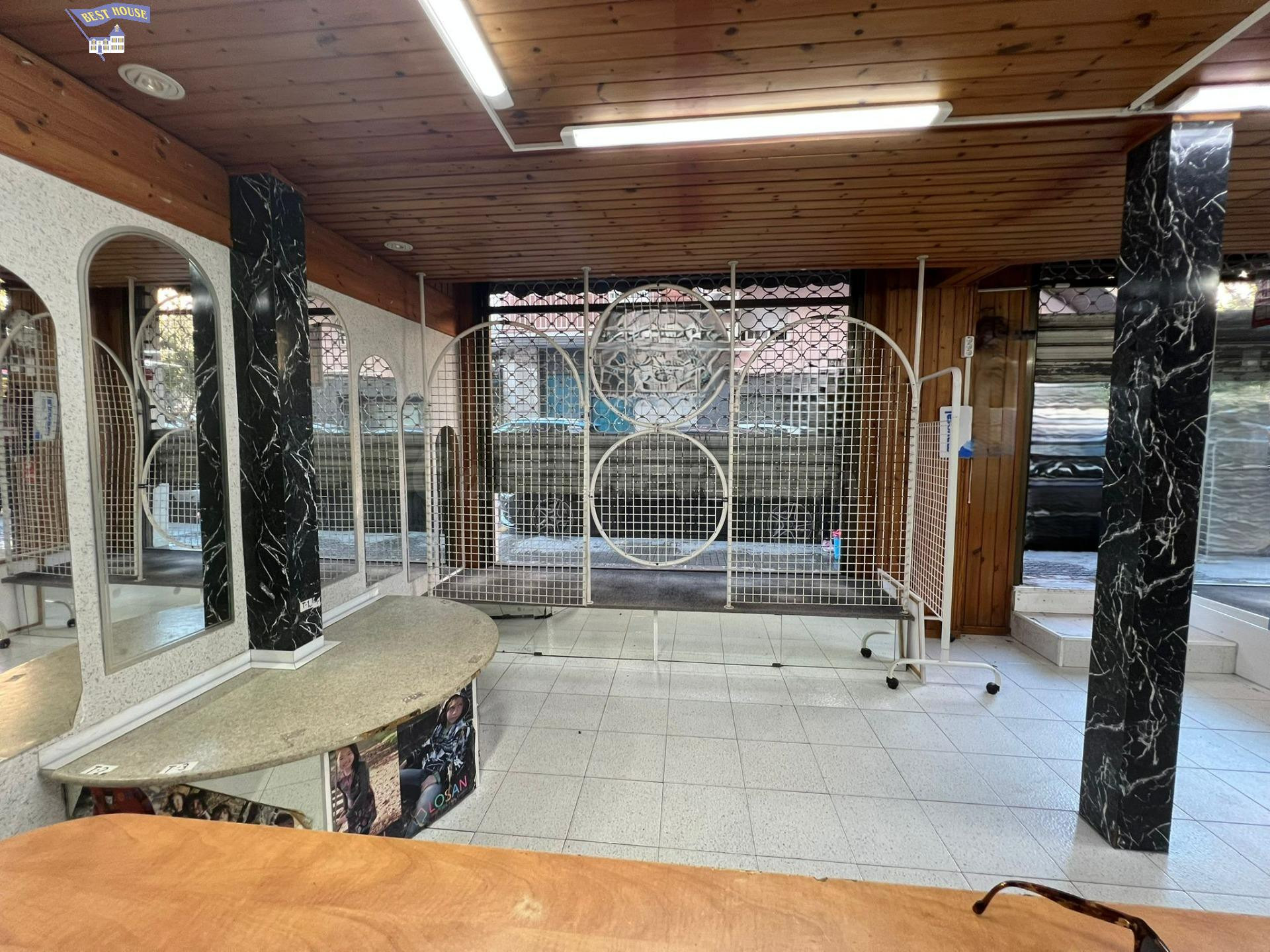 OPORTUNIDAD DE LOCAL COMERCIAL EN EL CORAZÓN DEL CENTRE DE R - foto 4