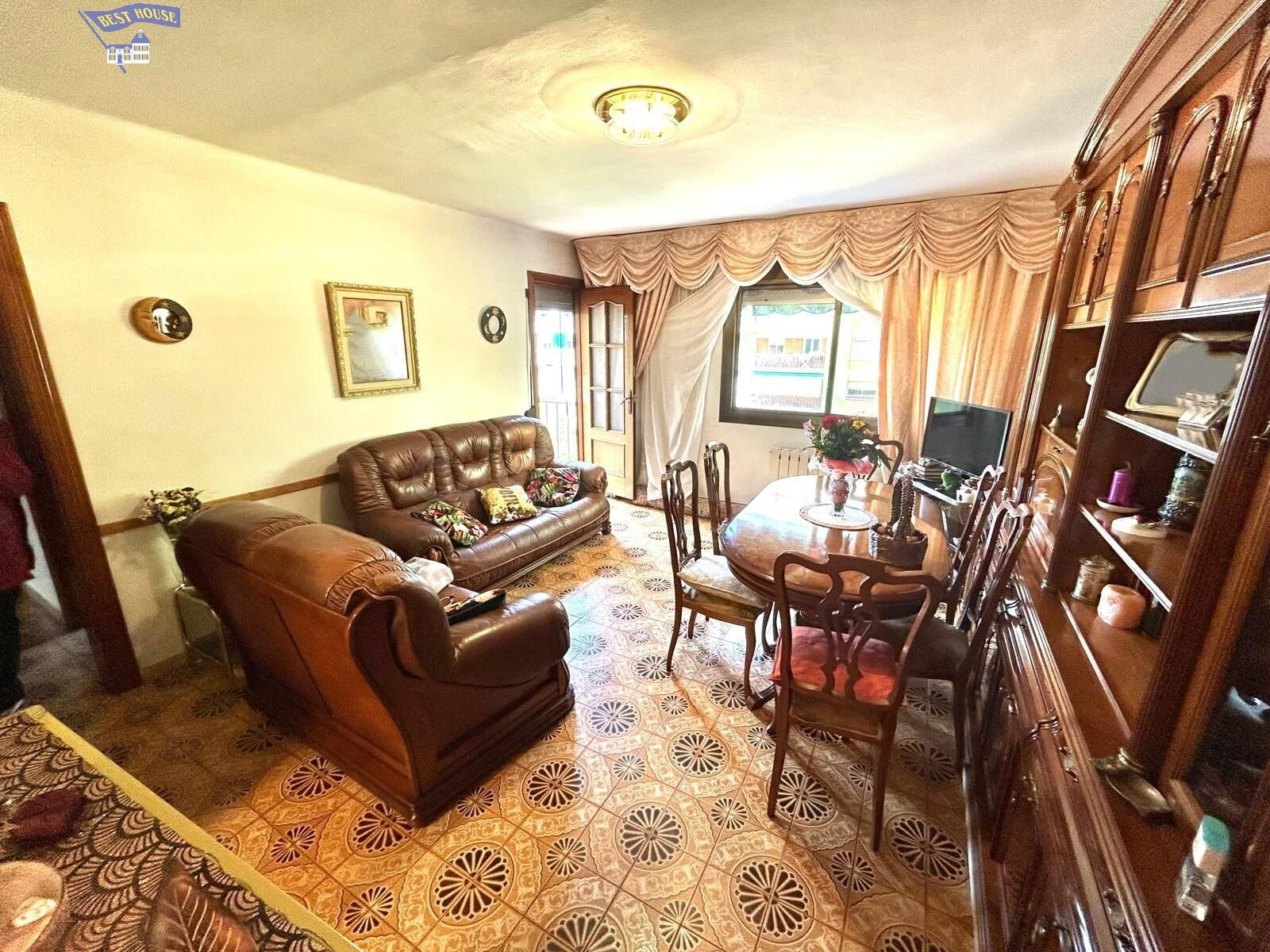 ACOGEDOR PISO EN CERDANYOLA DEL VALLÈS - ZONA FONTETES
