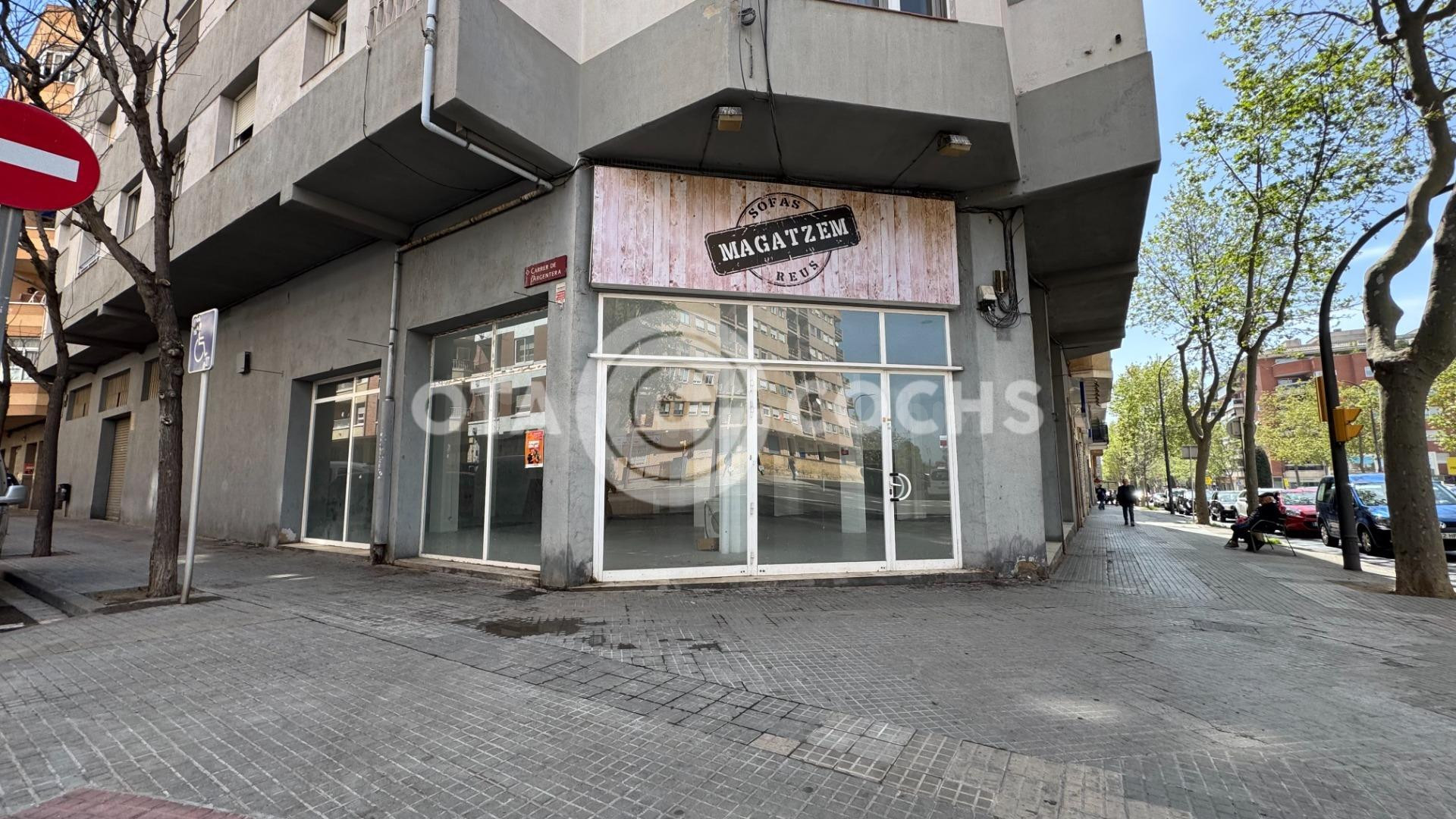 LOCAL COMERCIAL EN VENTA Y ALQUILER - foto 3