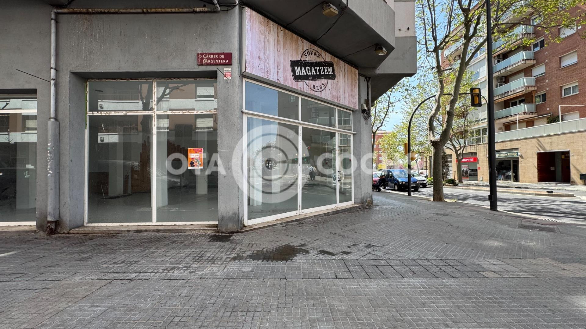 LOCAL COMERCIAL EN VENTA Y ALQUILER - foto 4