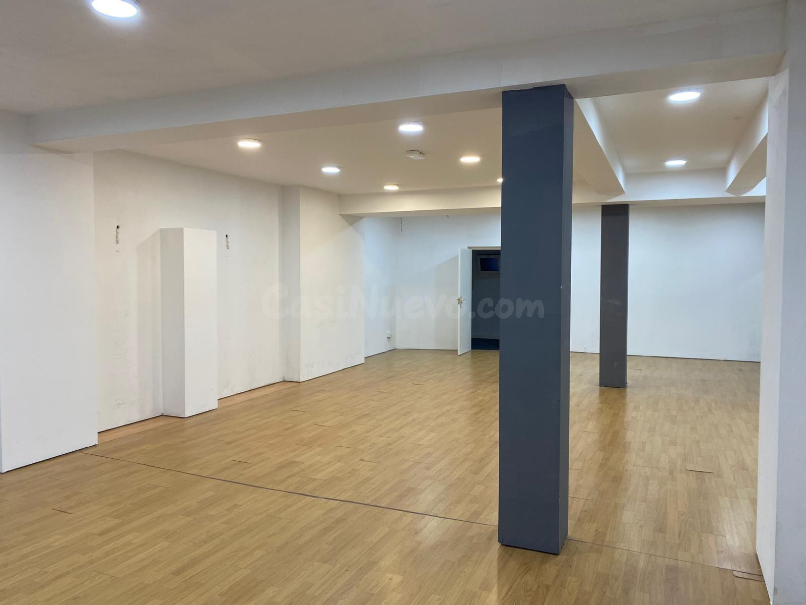 LOCAL COMERCIAL TOTALMENTE REFORMADO, INSONORIZADO, 1 BAÑO Y - foto 3