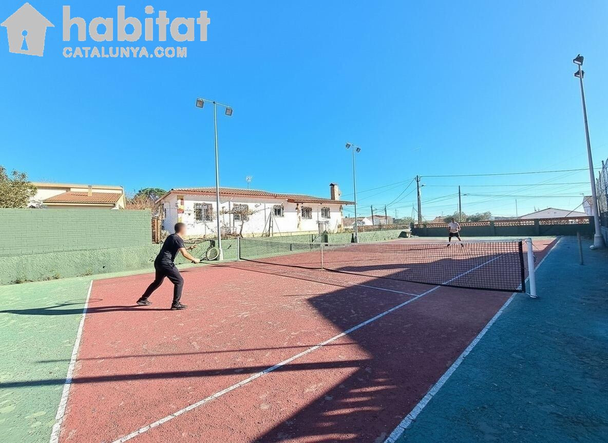 ESPECTACULAR CASA EN PLANTA CON PISCINA, TENIS Y PISTA FRONT - foto 4