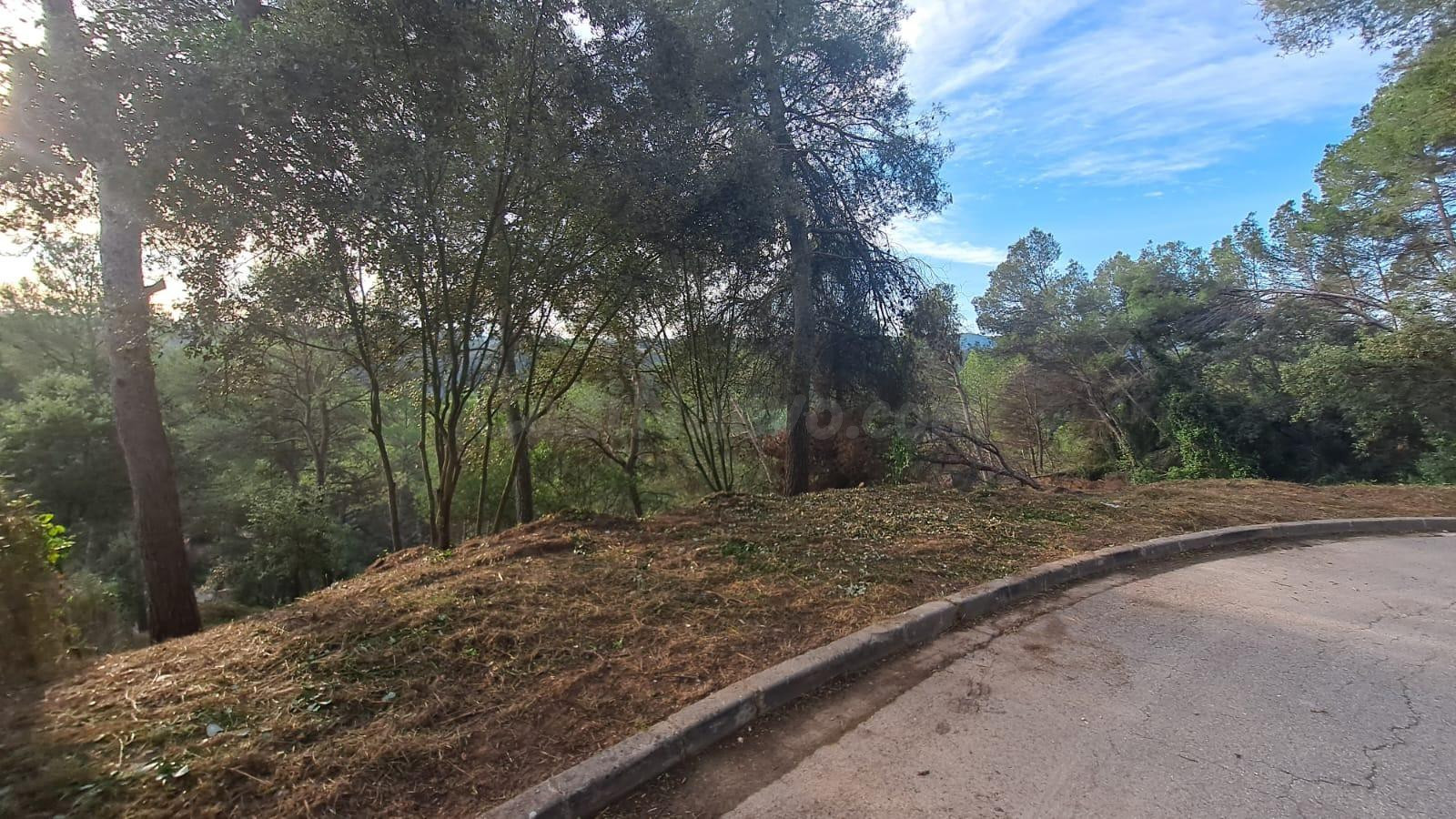 Parcela Urbana en Esparreguera: Oportunidad Única con Vistas - foto 5